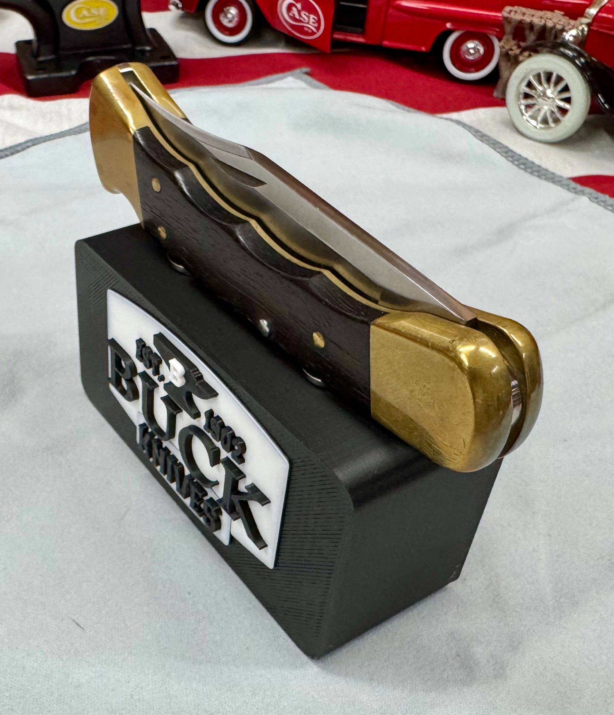 Buck Knives Magnetic Display Stand – Black 3D Printed Knife Holder (4” x 2” x 1.5”)