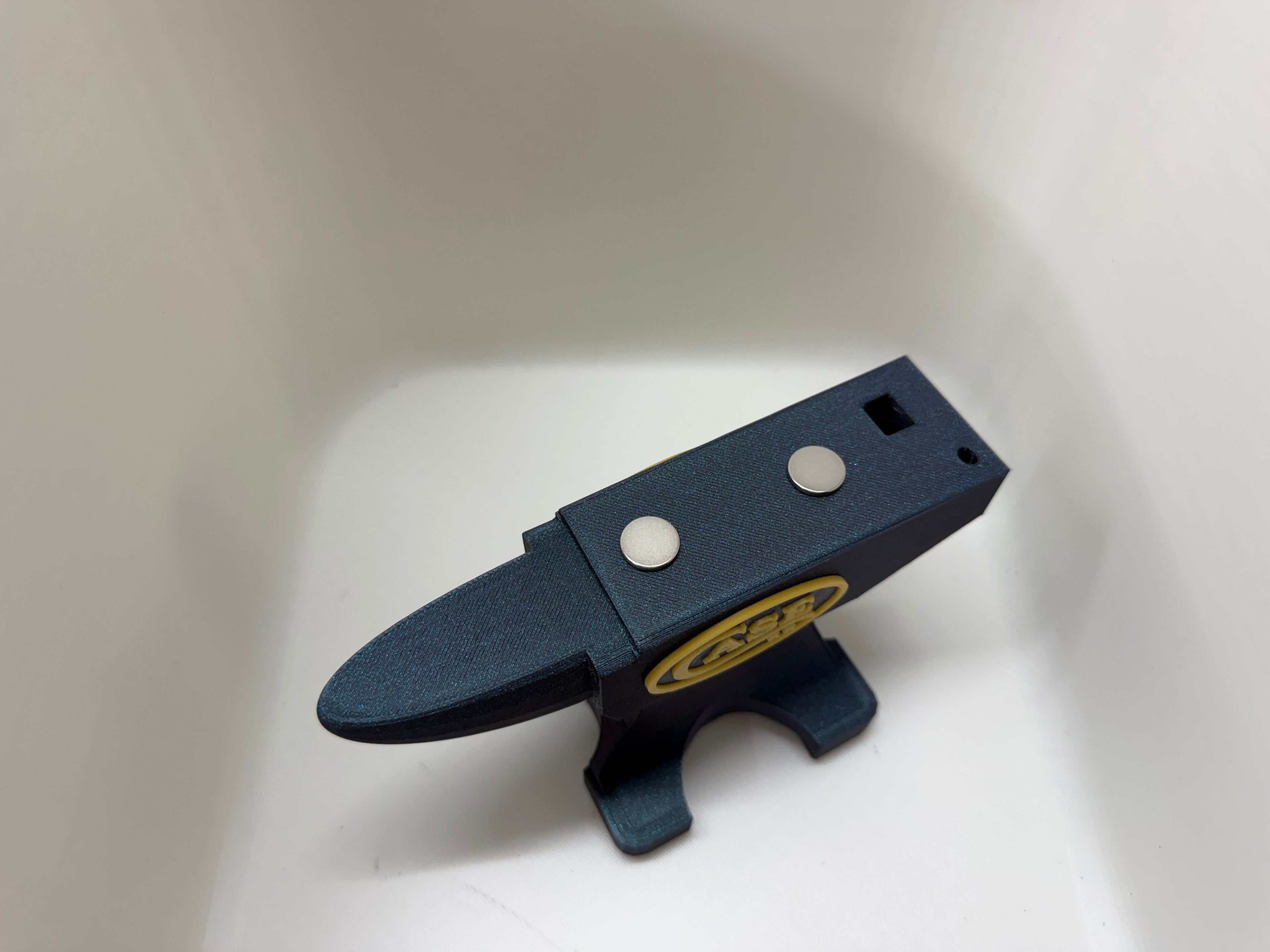 Case XX Magnetic Anvil Knife Display Black & Gold