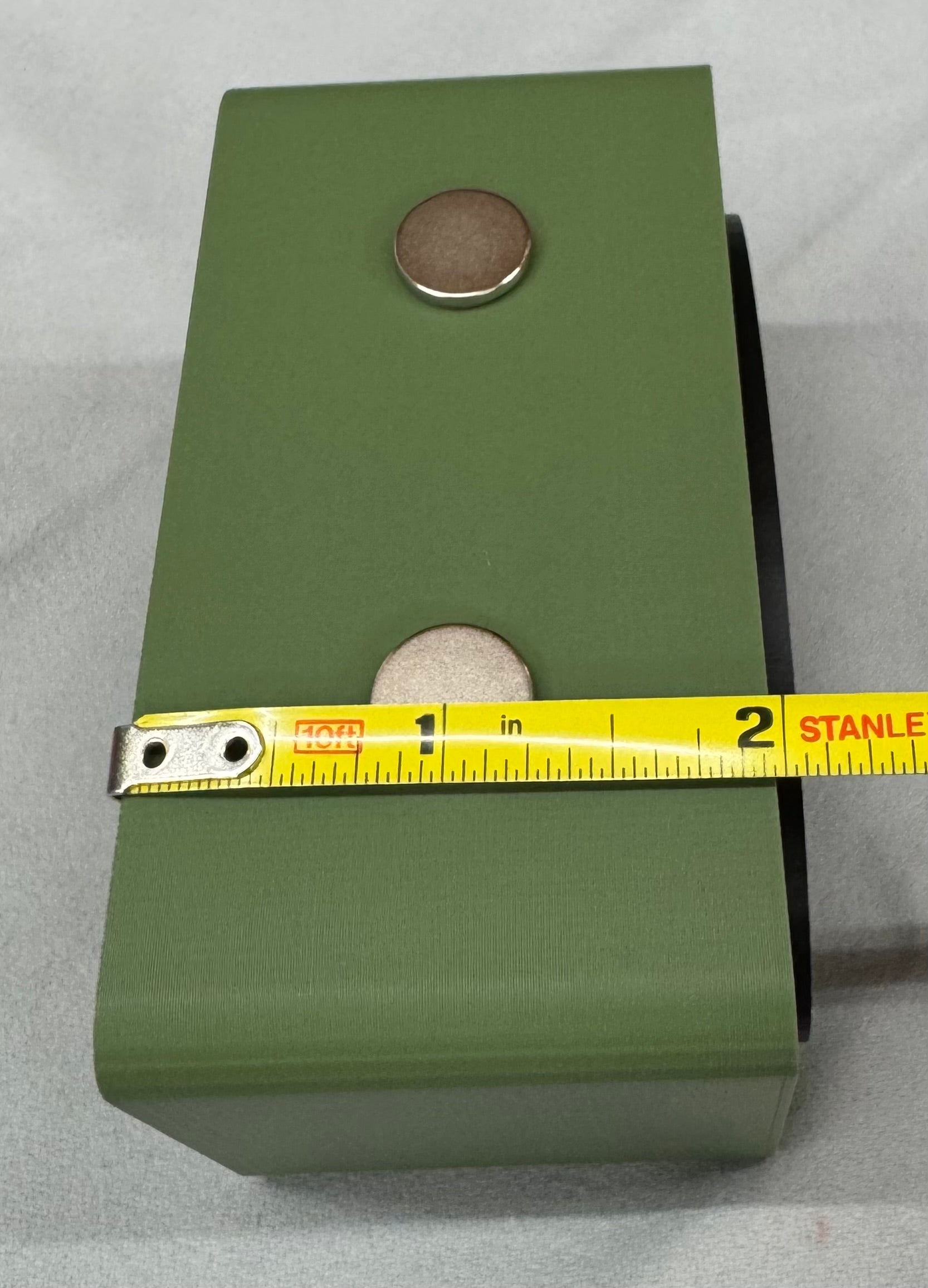 OD Green Magnetic Knife Display Stand – Case XX Style Logo | 3D Printed EDC Holder (4x2x2)