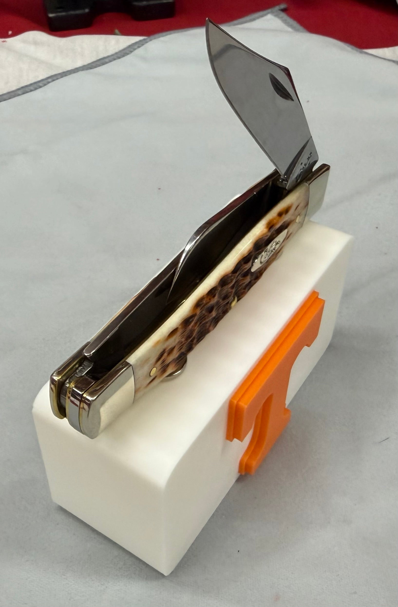 Tennessee Vols “T” Magnetic Knife Display Stand – 3D Printed EDC Holder (4” x 2”)