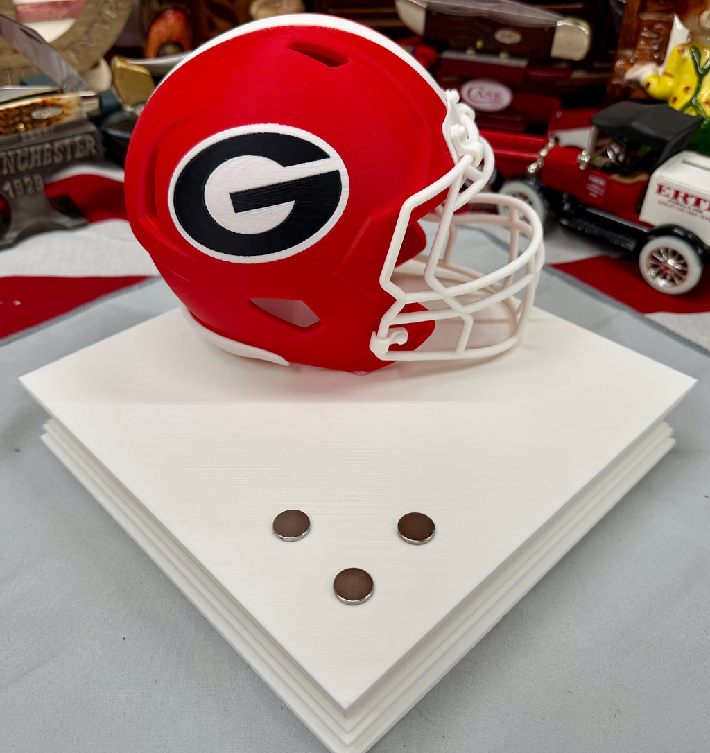 Georgia Bulldogs Helmet Knife Display – 3D Printed Magnetic Stand (White 8x8 Platform)