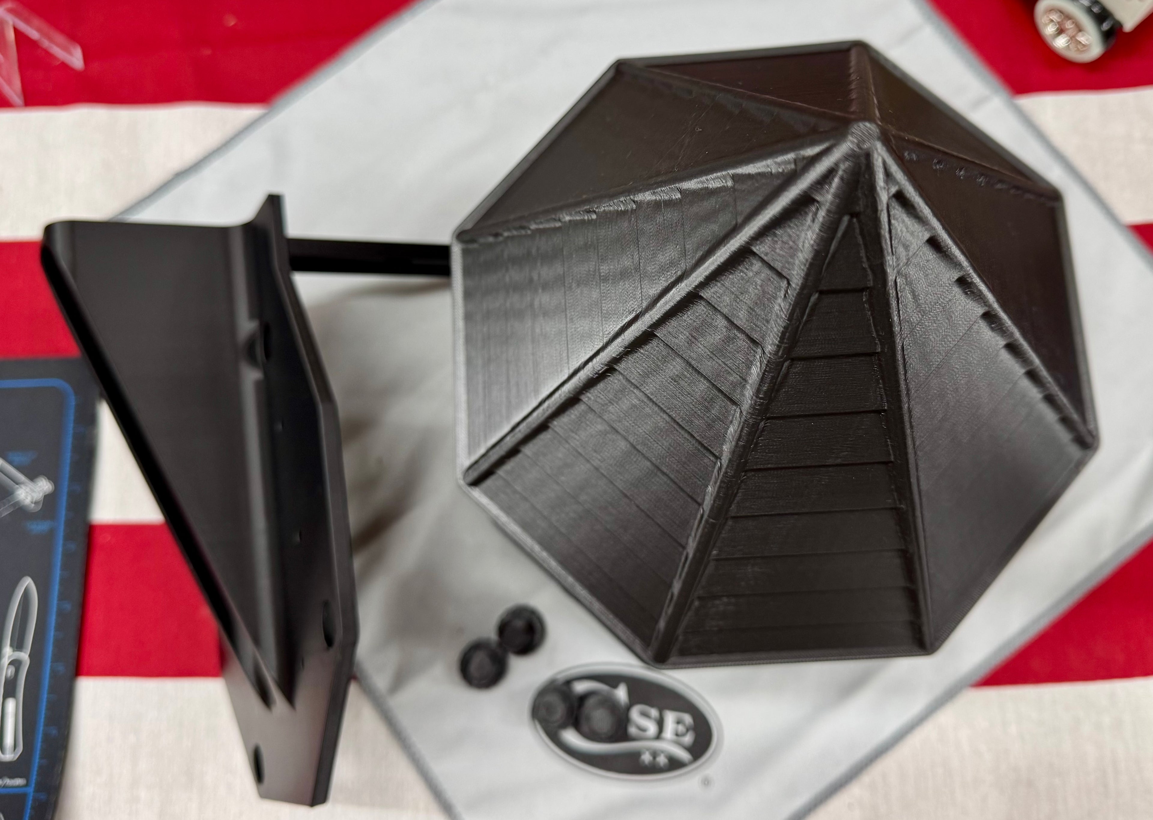 3D Printed Bird Feeder with Mounting Bracket – Black & White Outdoor Feeder | Rugged Finds Collection