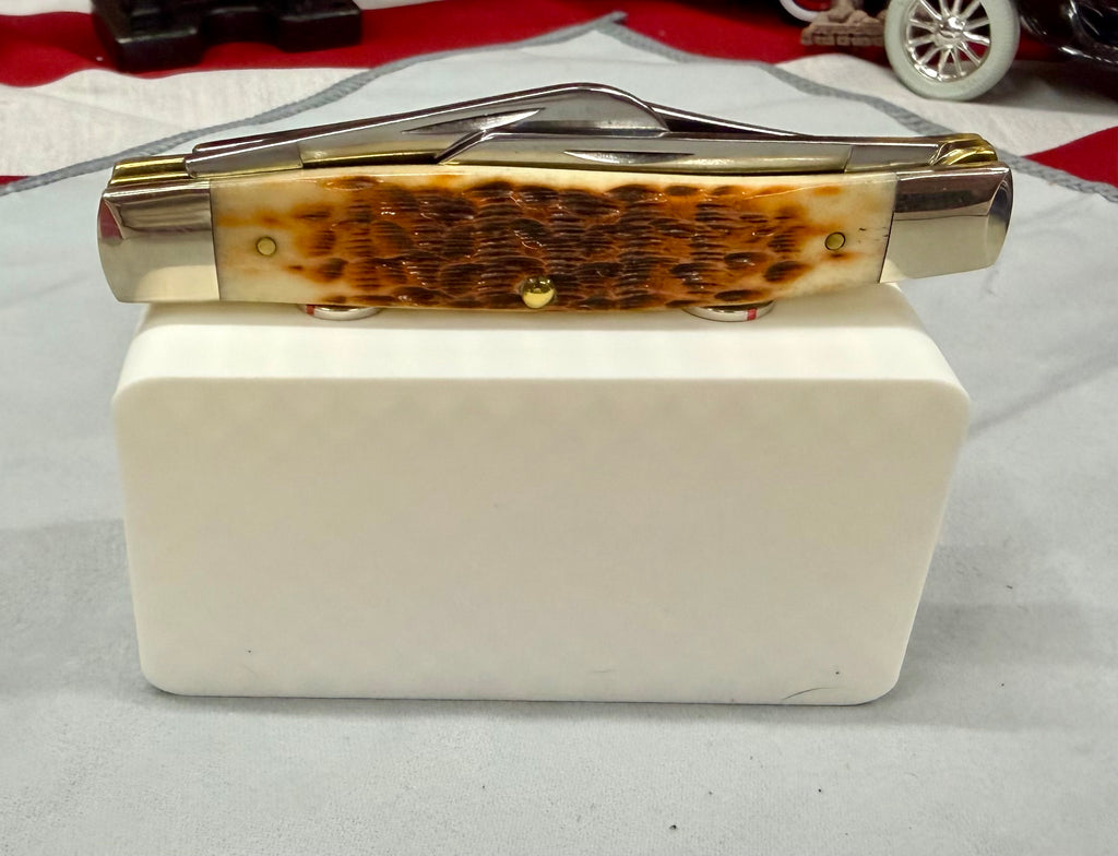 Auburn Tigers Knife Display In White & Pink Magnetic 3D Printed Stand (4” x 2”)