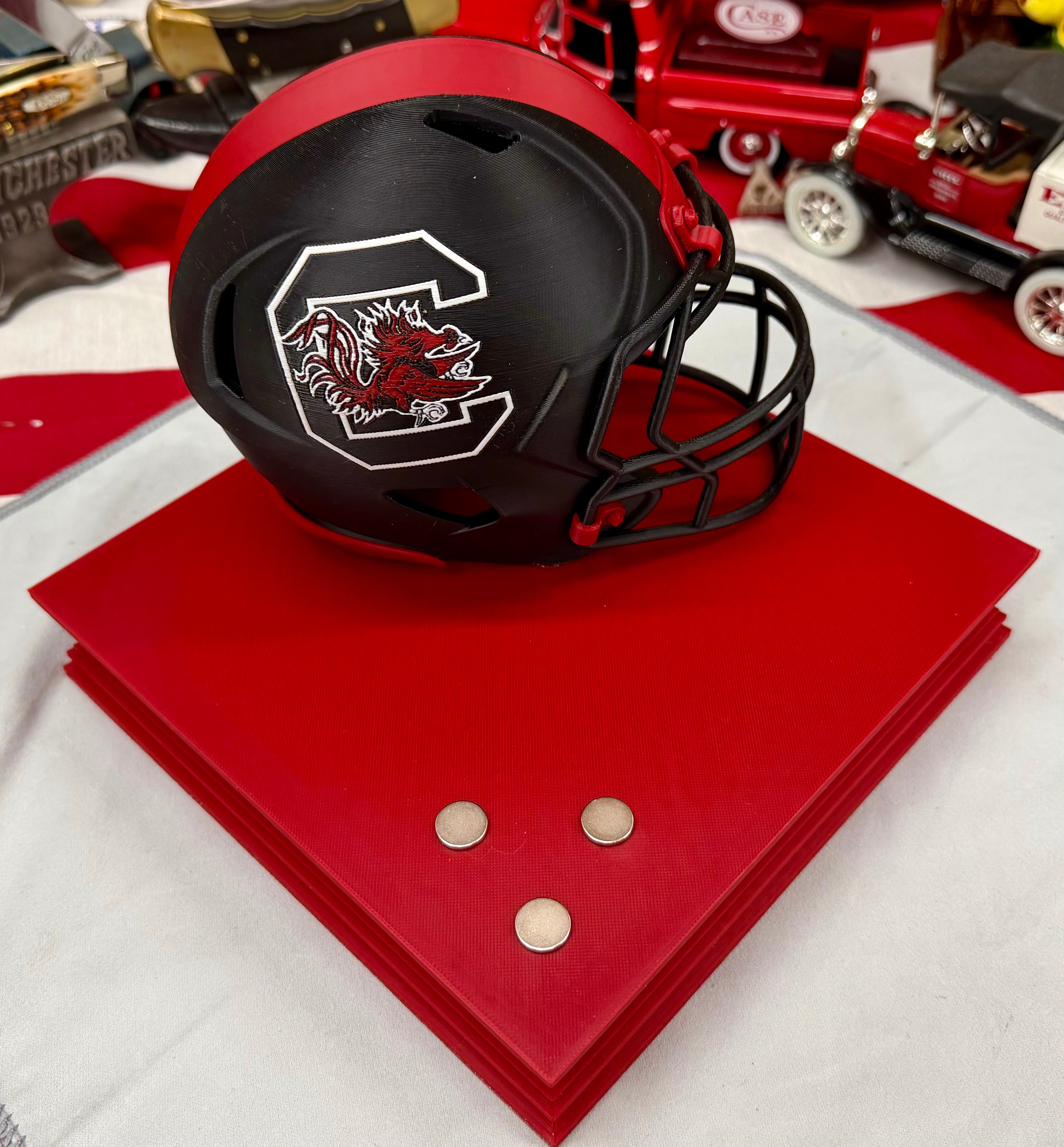 South Carolina Gamecocks Helmet Knife Display – 3D Printed Magnetic Stand (8x8 Platform)
