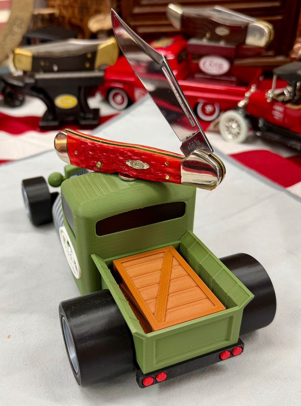 CASE XX OD Green Hot Rod Knife Display – 3D Printed Magnetic Collector Stand (Knife Not Included)