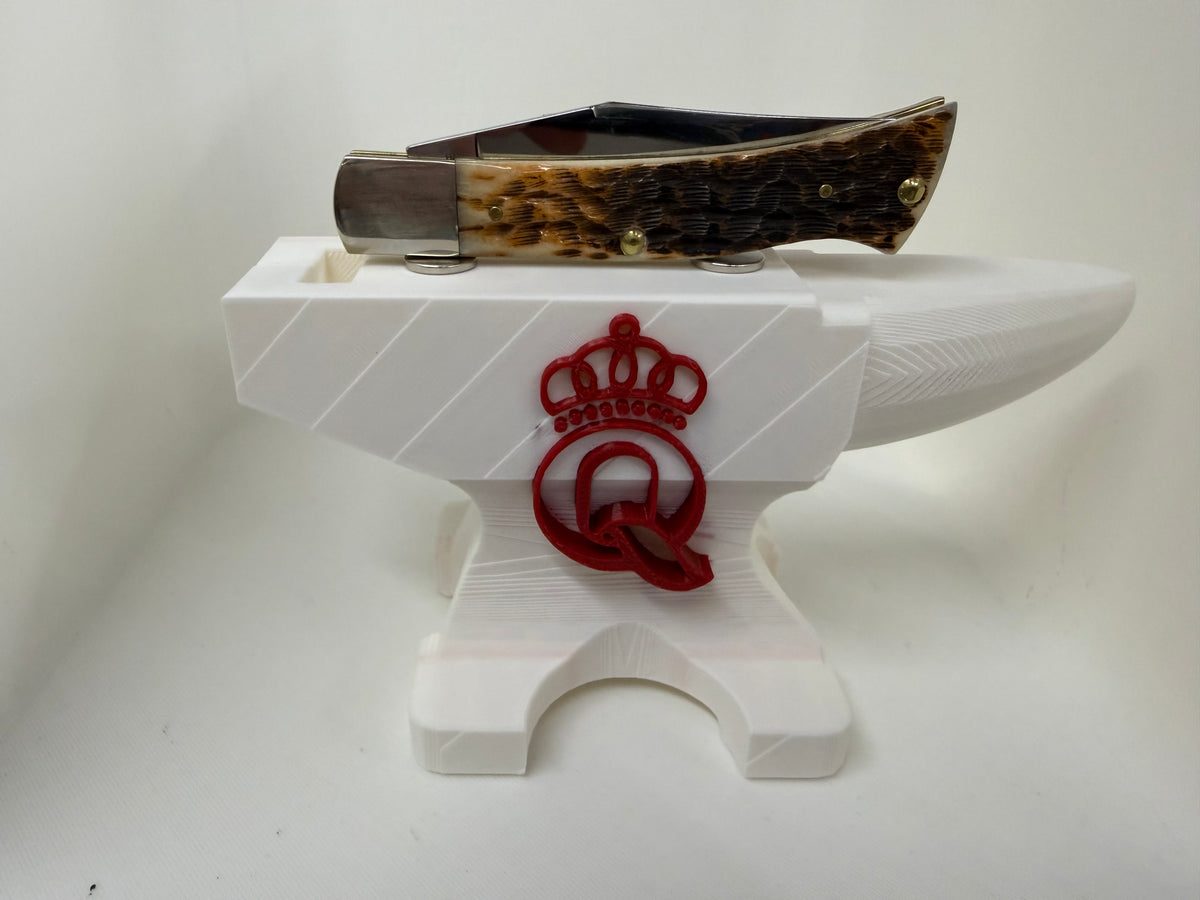 Queen Cutlery Magnetic Pocket Knife Display – 3D Printed Anvil Stand – White & Red
