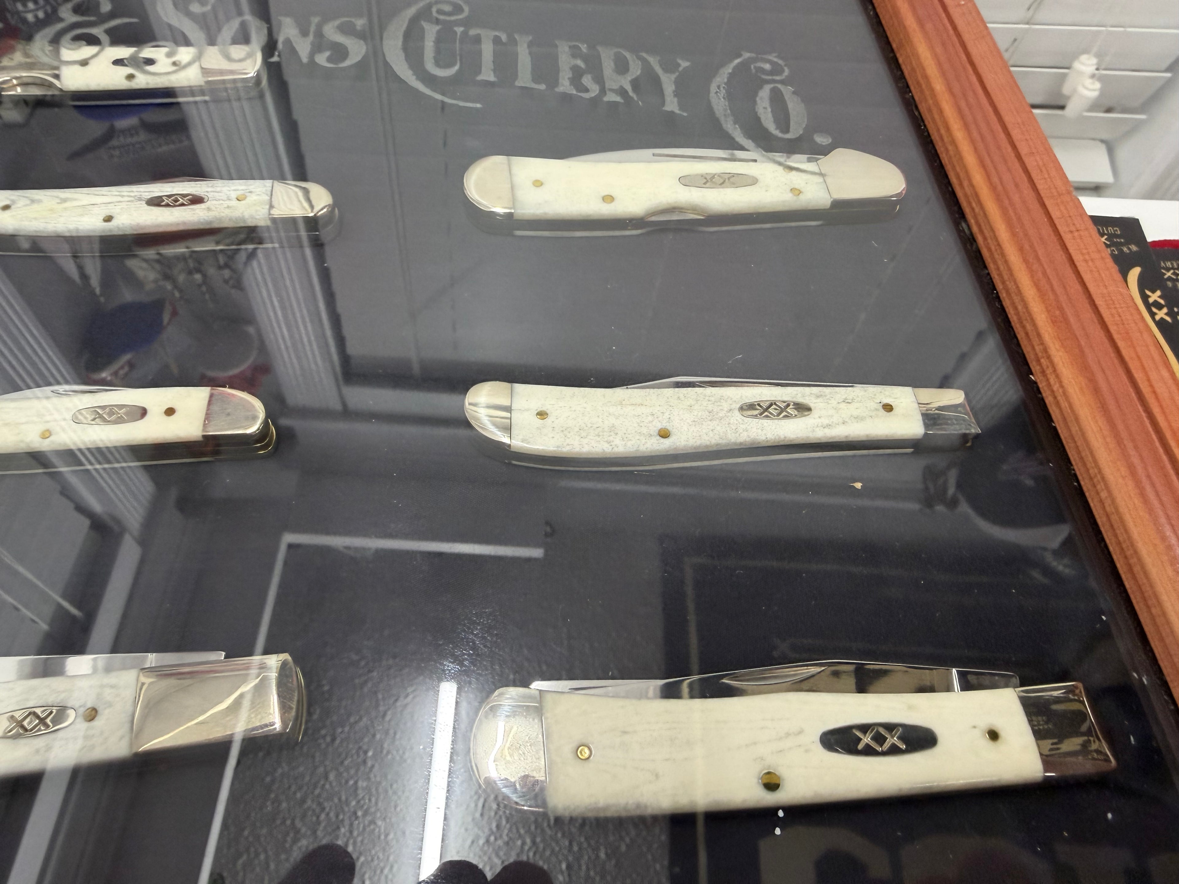 Case XX Smooth Natural Bone 10-Knife Collector Set – Locking Cedar Display Case