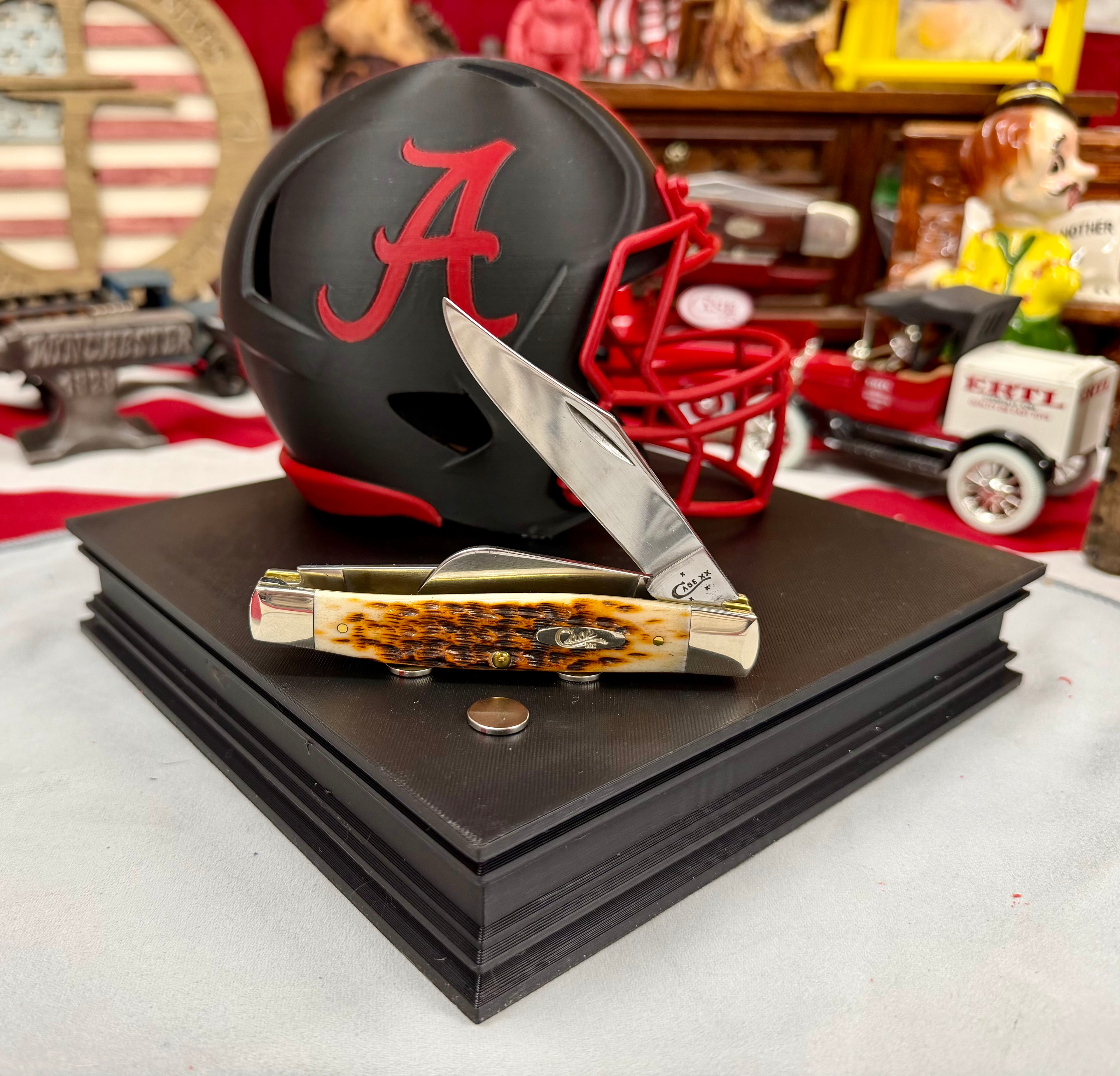 Special Edition Alabama Crimson Tide Helmet Knife Display – Magnetic 3D Printed Stand (8” x 8”)