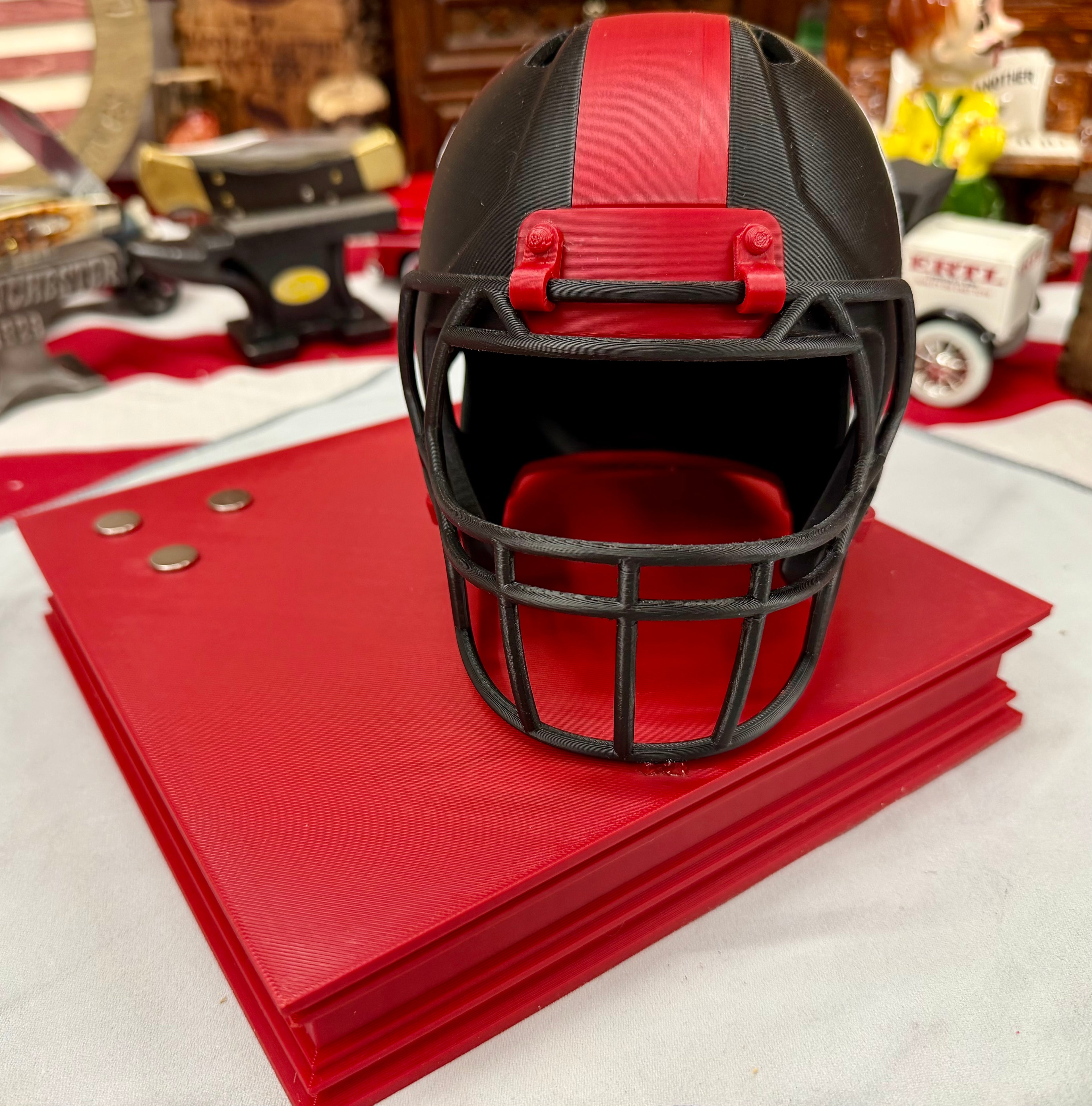 South Carolina Gamecocks Helmet Knife Display – 3D Printed Magnetic Stand (8x8 Platform)
