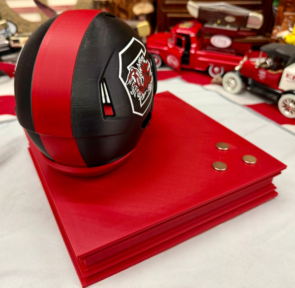 South Carolina Gamecocks Helmet Knife Display – 3D Printed Magnetic Stand (8x8 Platform)
