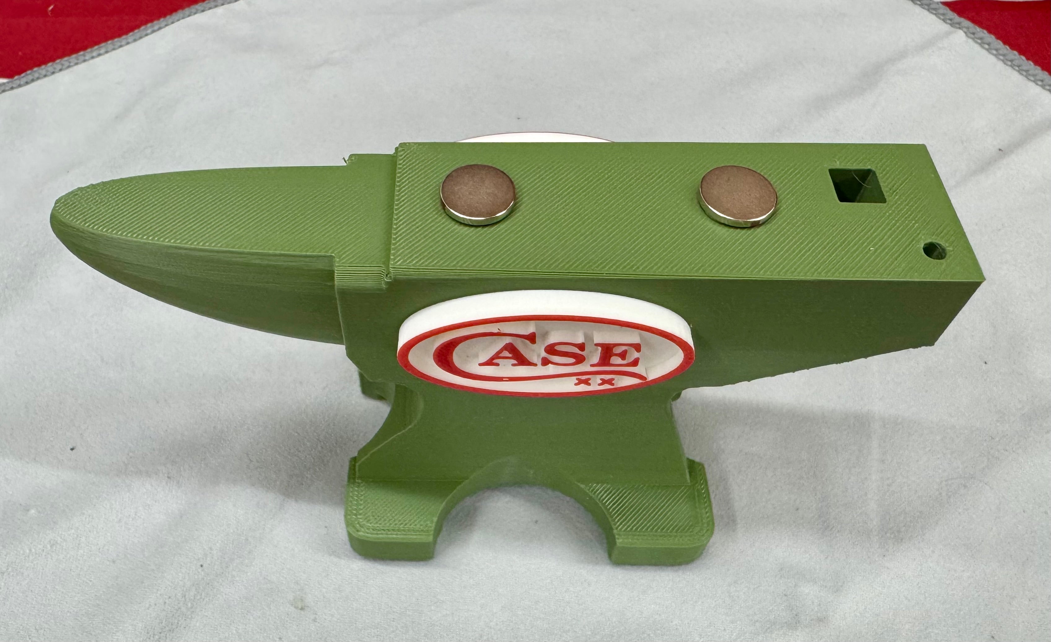 Case XX 3D Printed Anvil Knife Display – OD Green Magnetic Stand