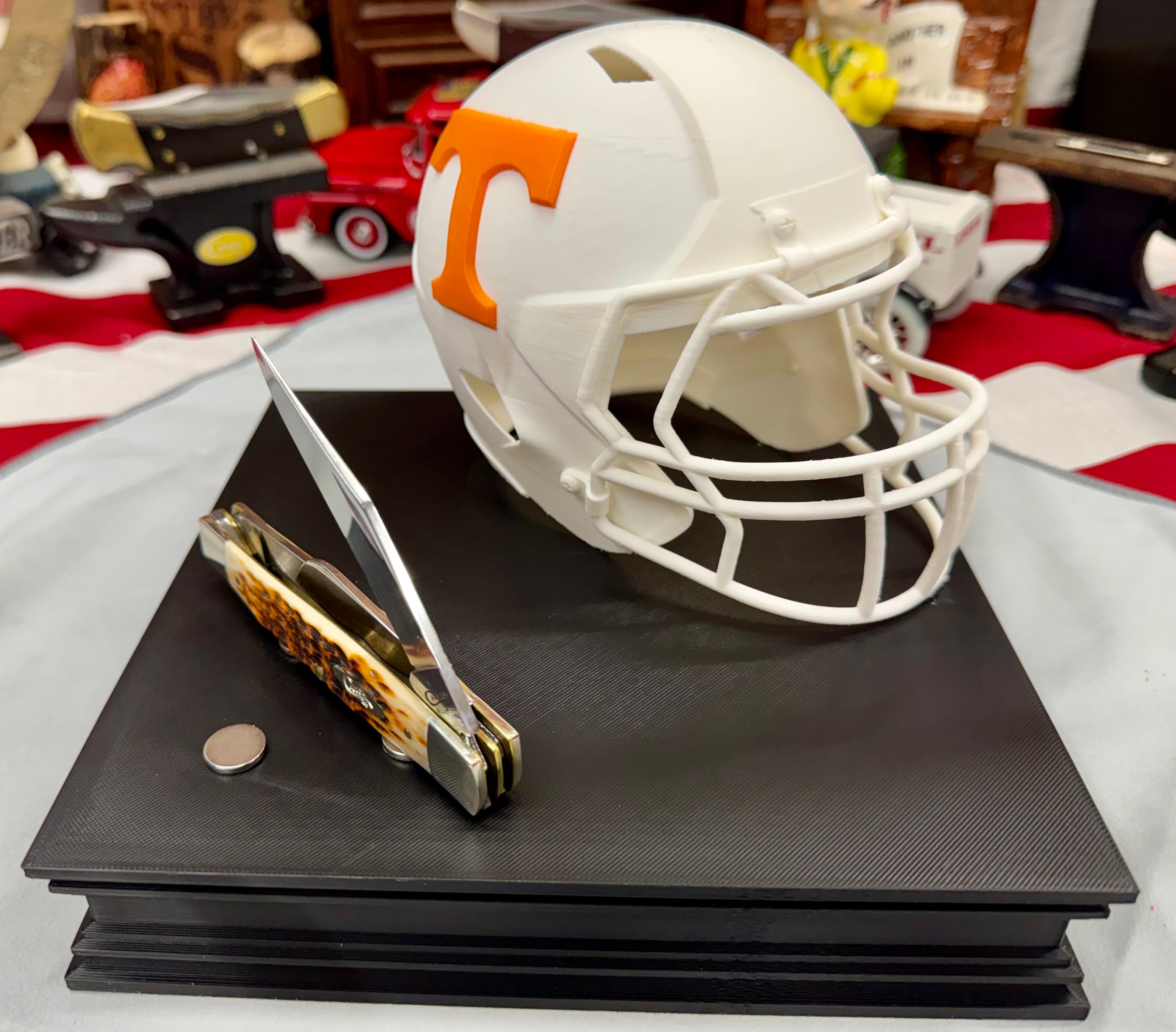 Tennessee Volunteers Helmet Knife Display – Premium 3D Printed Magnetic Stand (8” x 8”)