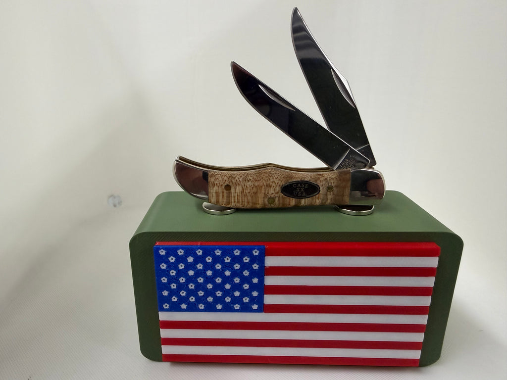 Case XX Curly Maple Pocket Hunter – Beautiful Natural Wood Handles – USA Made