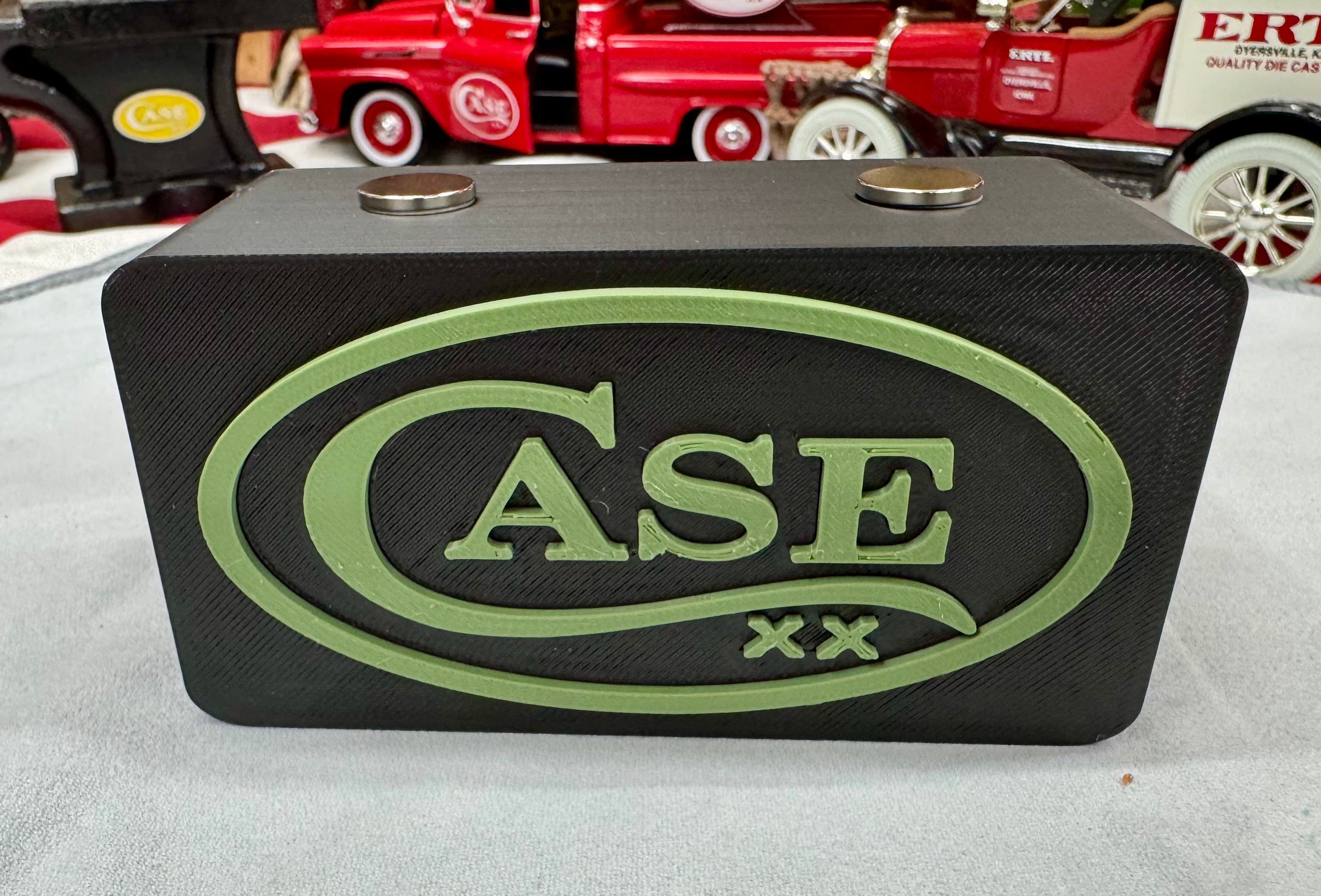 Case XX 3D Printed Magnetic Knife Display – OD Green Logo | Compact EDC Stand | Strong Magnet Hold