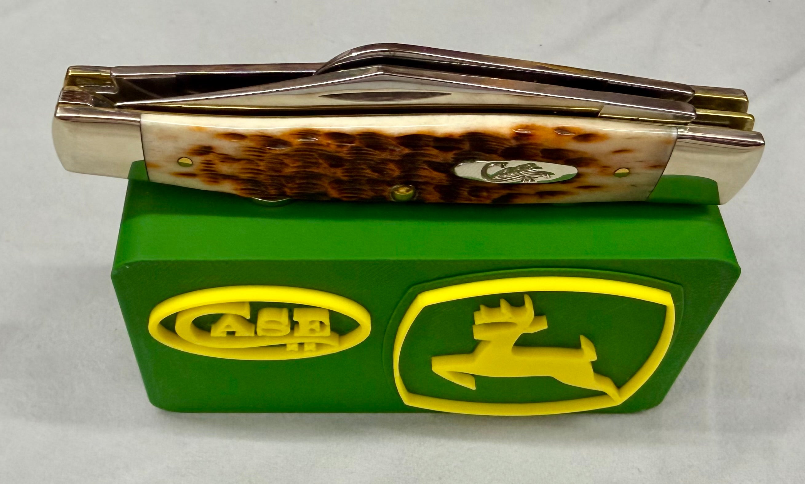 John Deere & Case XX Magnetic Knife Display Stand – 3D Printed EDC Holder (4” x 2” x 1.5”)