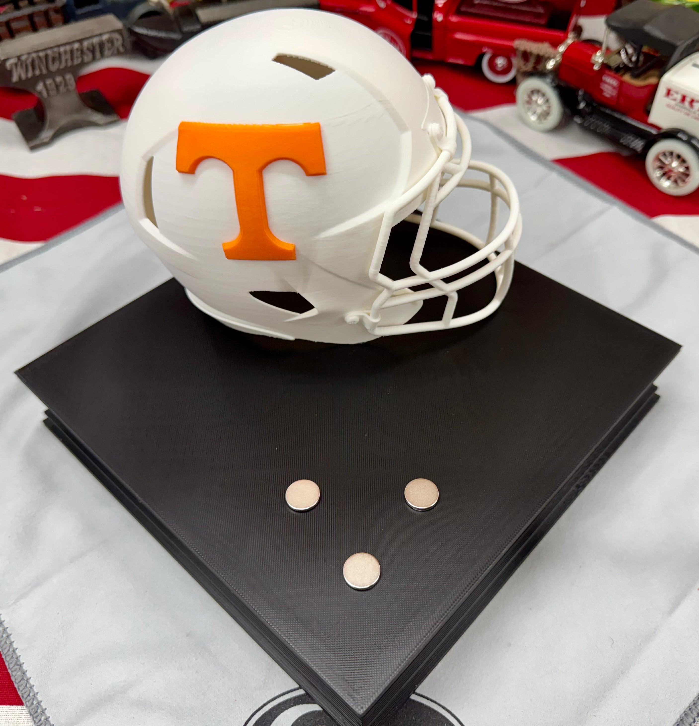 Tennessee Volunteers Helmet Knife Display – Premium 3D Printed Magnetic Stand (8” x 8”)