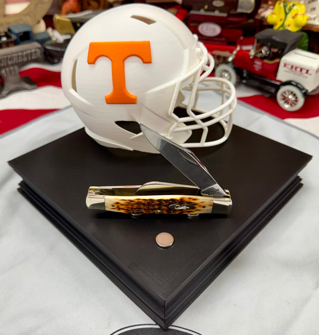 Tennessee Volunteers Helmet Knife Display – Premium 3D Printed Magnetic Stand (8” x 8”)