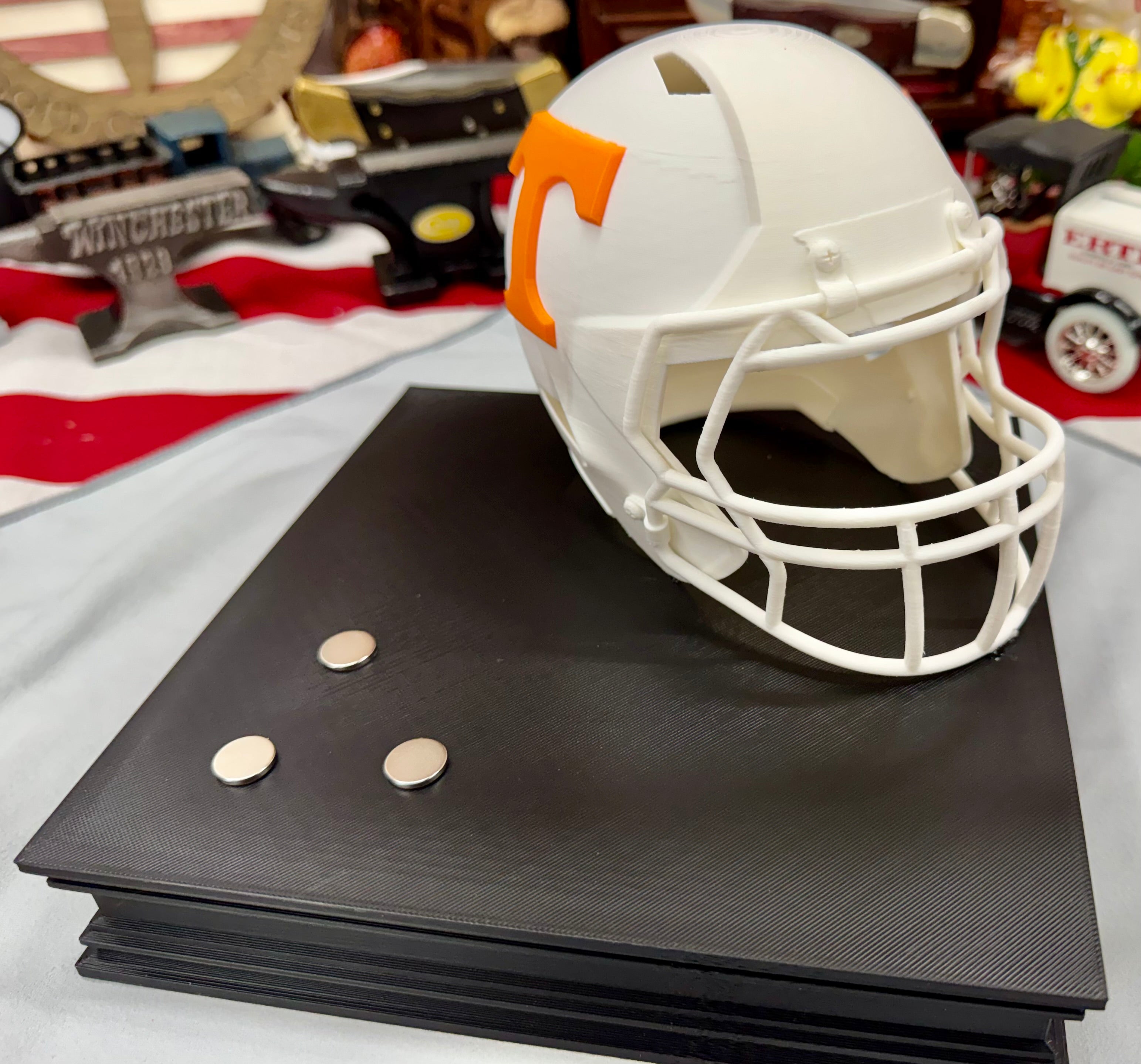 Tennessee Volunteers Helmet Knife Display – Premium 3D Printed Magnetic Stand (8” x 8”)