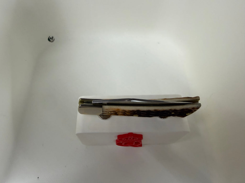 Queen Cutlery Magnetic Pocket Knife Display Block – 3D Printed – White & Red