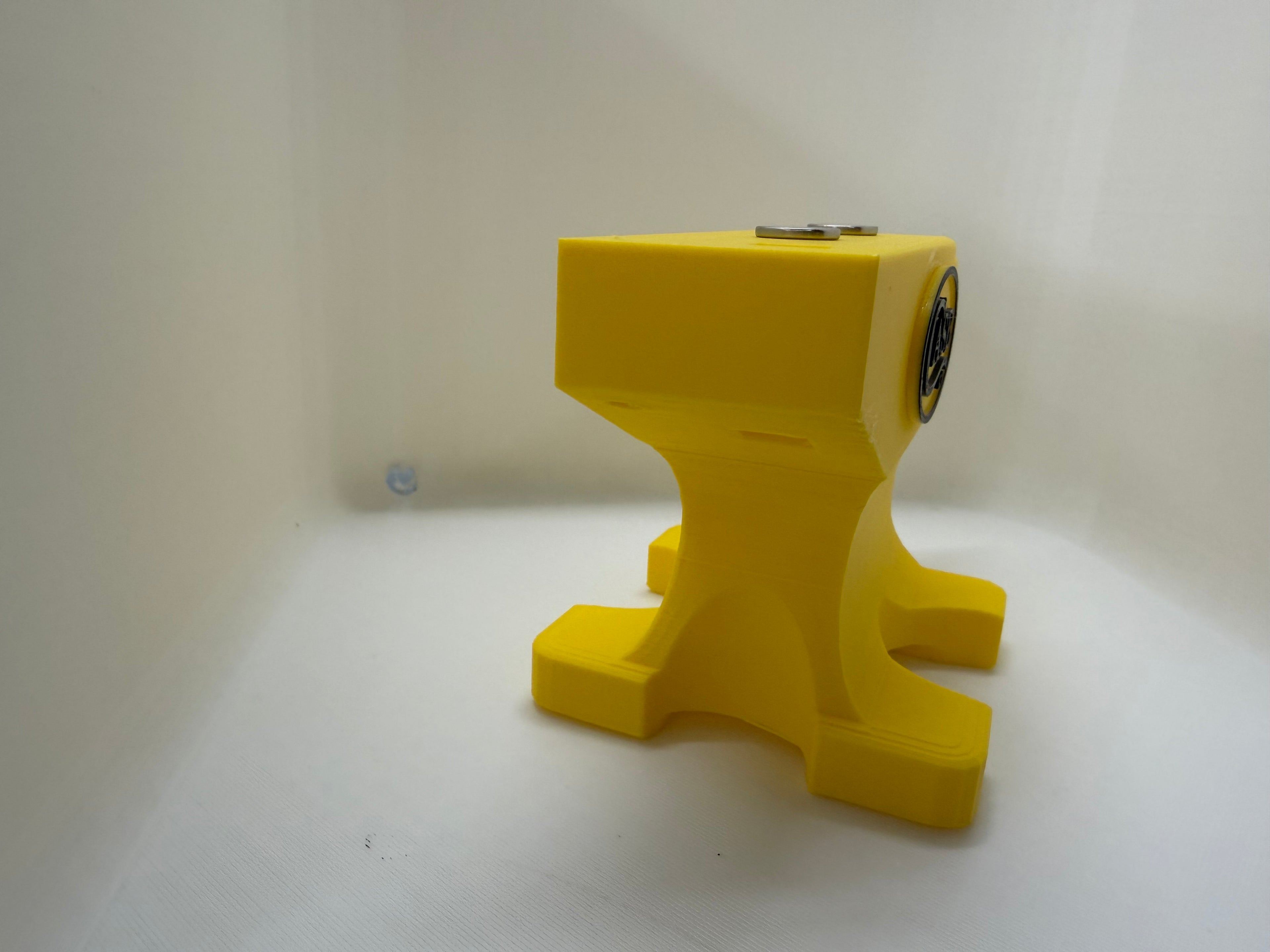 Case XX Magnetic Anvil Knife Display Yellow & Black