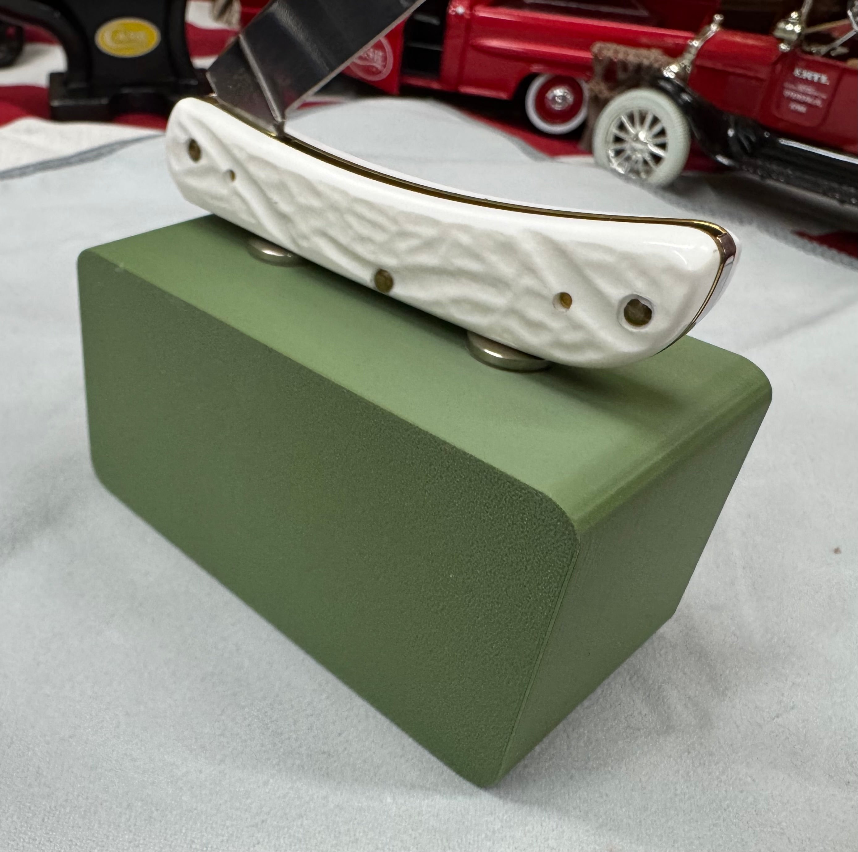OD Green Magnetic Knife Display Stand – Case XX Style Logo | 3D Printed EDC Holder (4x2x2)