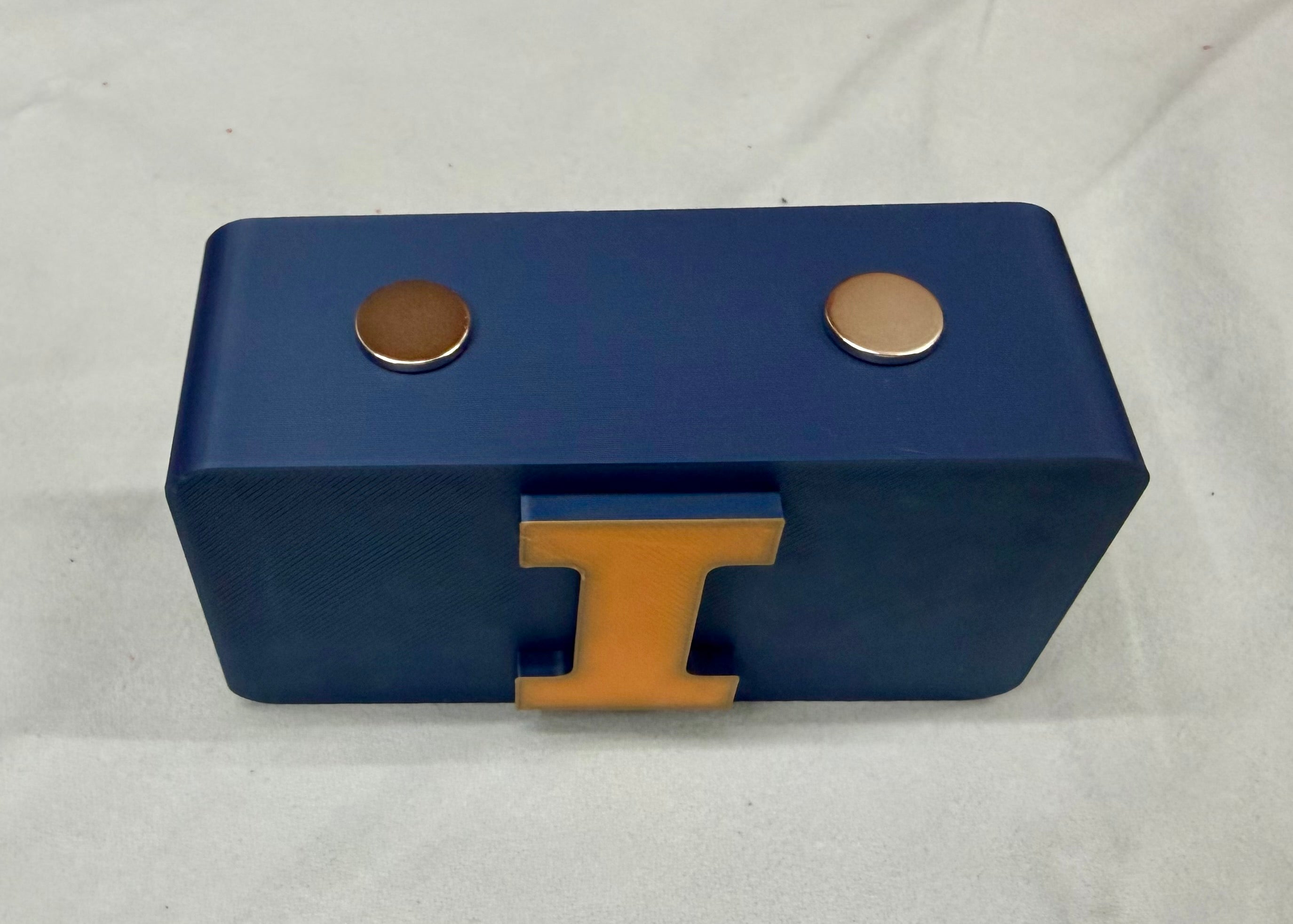 Illinois “I” Magnetic Knife Display – Navy Blue & Orange | 3D Printed EDC Stand (4” x 2”)