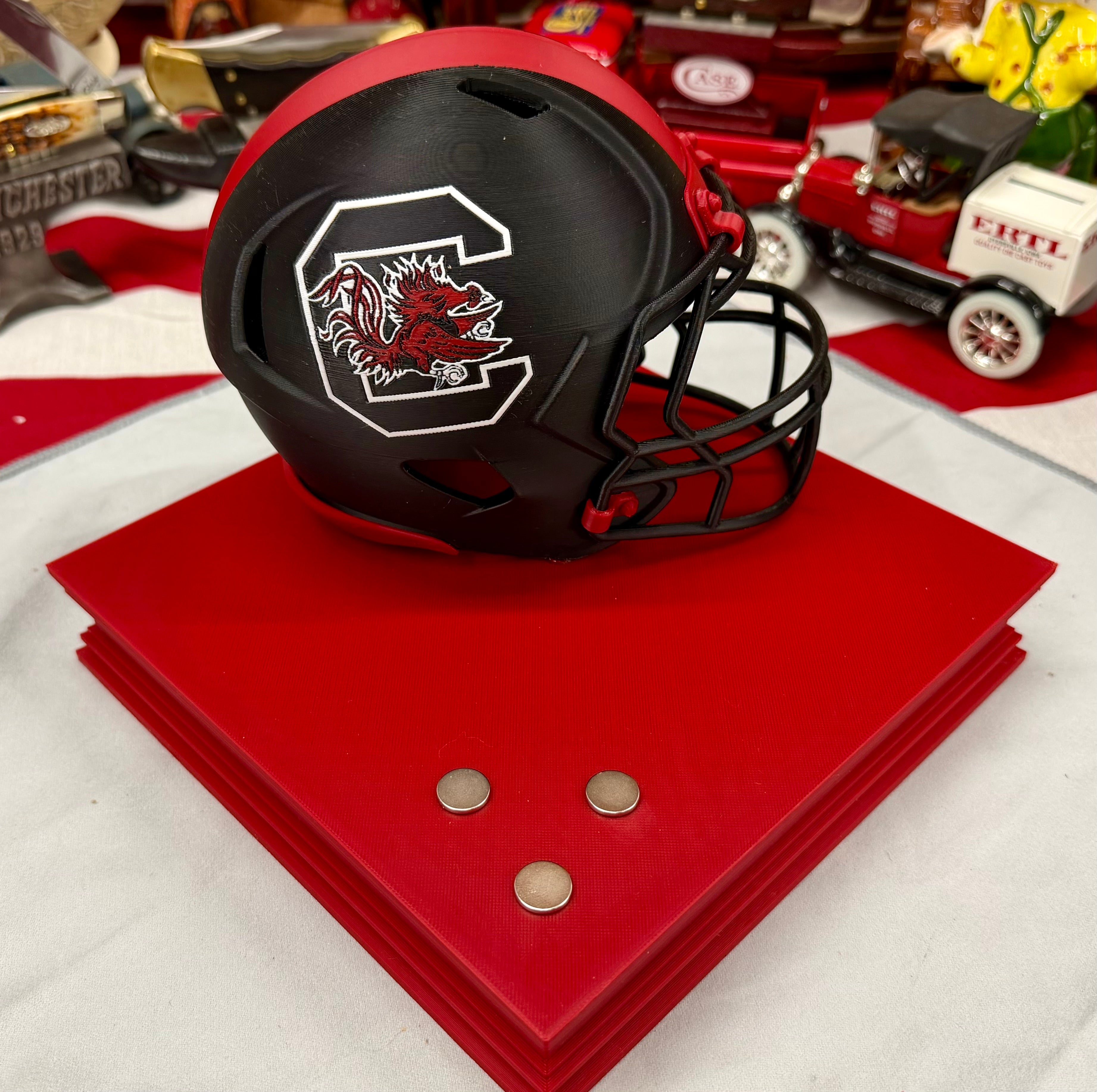 South Carolina Gamecocks Helmet Knife Display – 3D Printed Magnetic Stand (8x8 Platform)