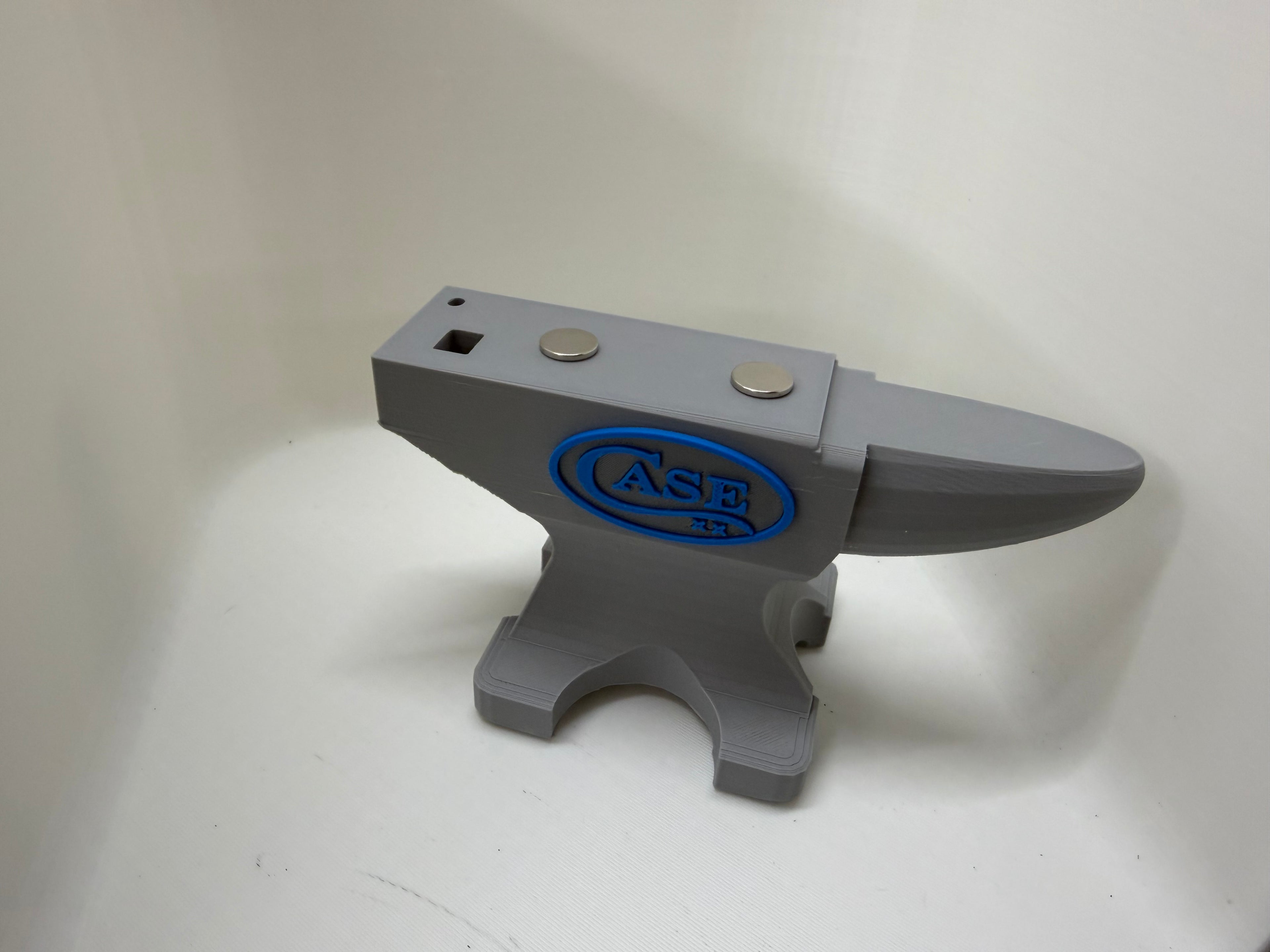 Case XX Magnetic Anvil Knife Display Gray & Blue