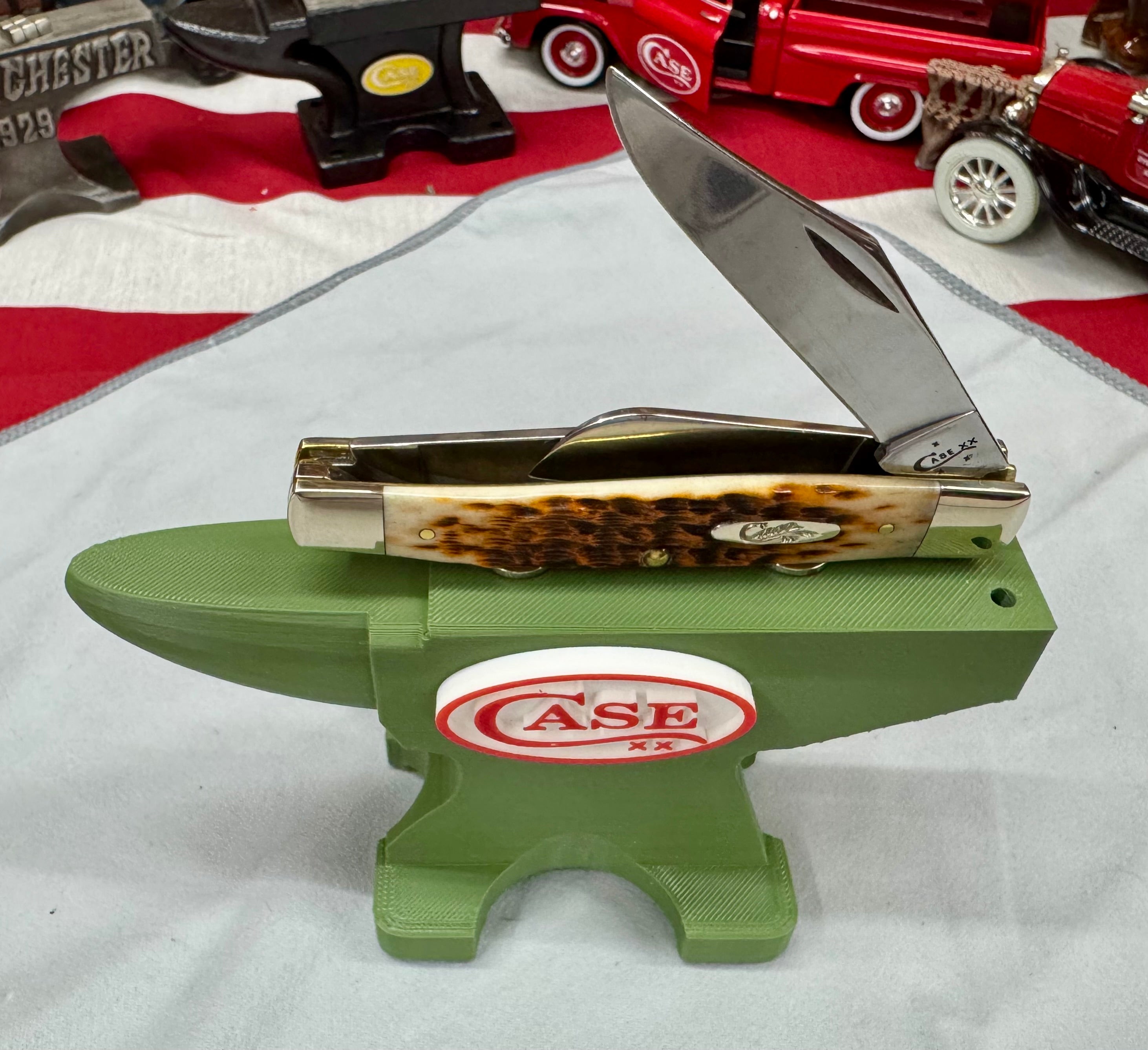Case XX 3D Printed Anvil Knife Display – OD Green Magnetic Stand