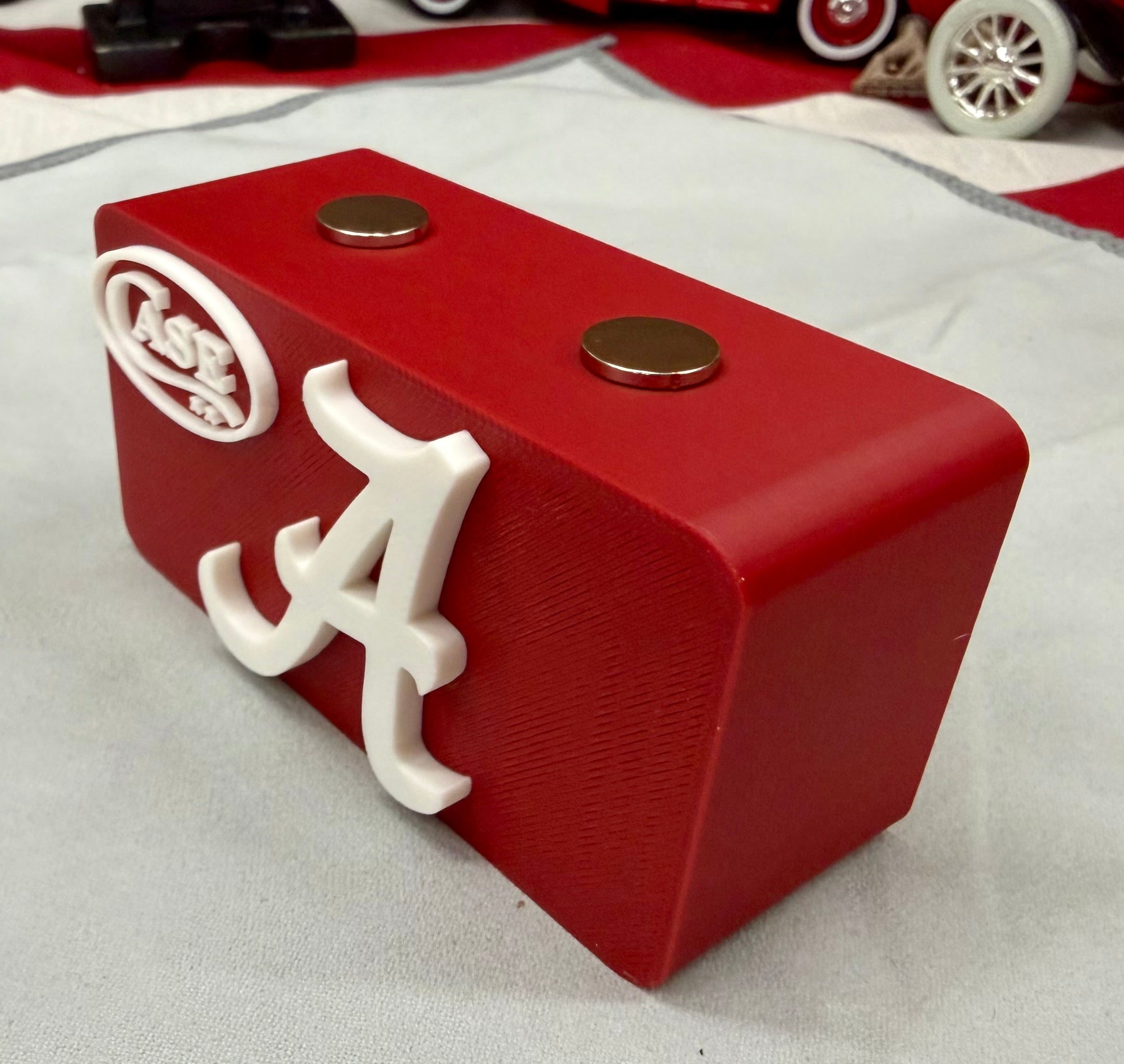 Alabama Crimson Tide Knife Display Stand – Case XX Edition Magnetic 3D Printed EDC Holder (4” x 2” x 1.5”)