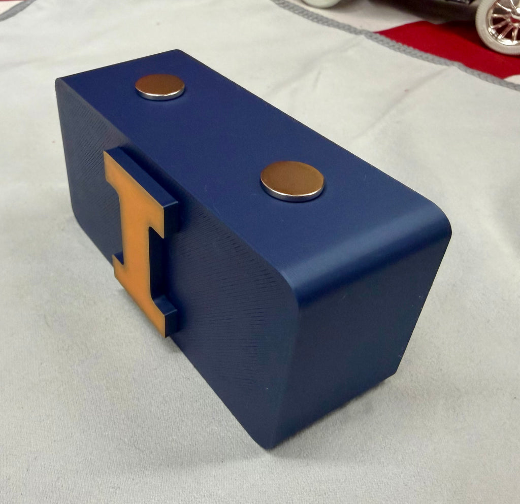 Illinois “I” Magnetic Knife Display – Navy Blue & Orange | 3D Printed EDC Stand (4” x 2”)