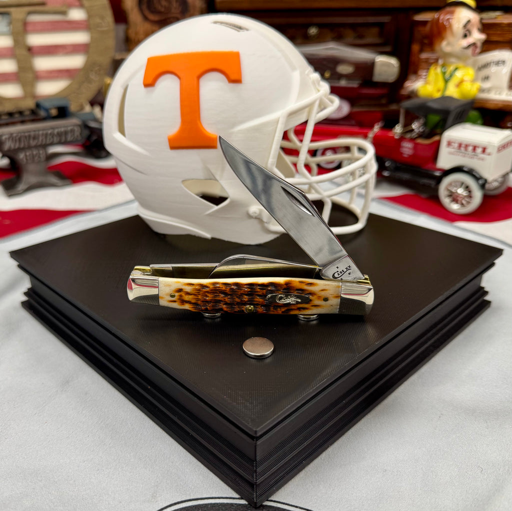 Tennessee Volunteers Helmet Knife Display – Premium 3D Printed Magnetic Stand (8” x 8”)