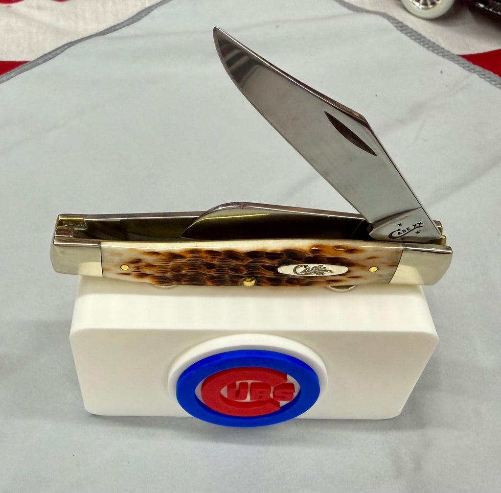 Chicago Cubs Magnetic Knife Display Stand – 3D Printed Collector’s EDC Holder (White)