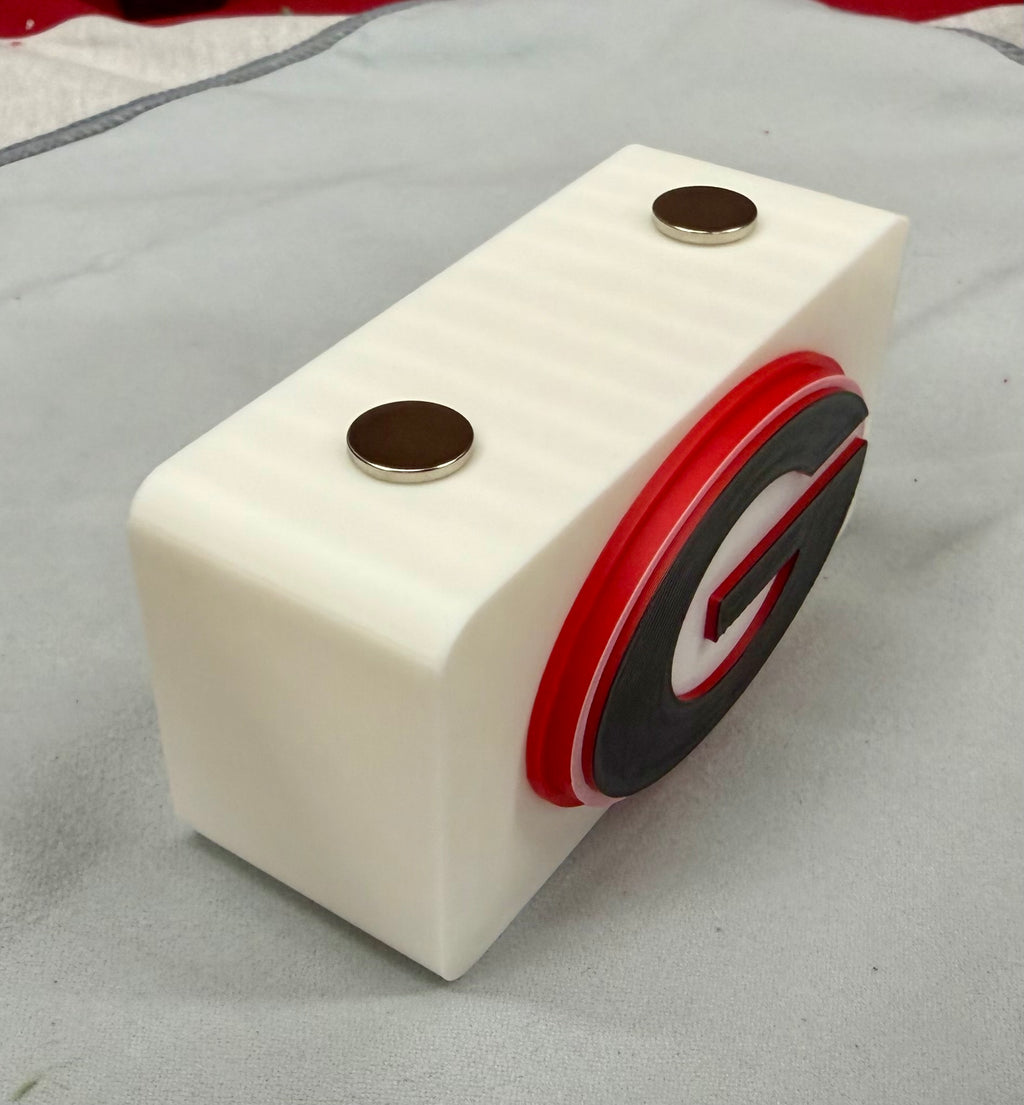 Georgia Bulldogs 3D Printed Knife Display Stand – Magnetic EDC Holder – Red, Black & White Logo – Compact 4x2 Display