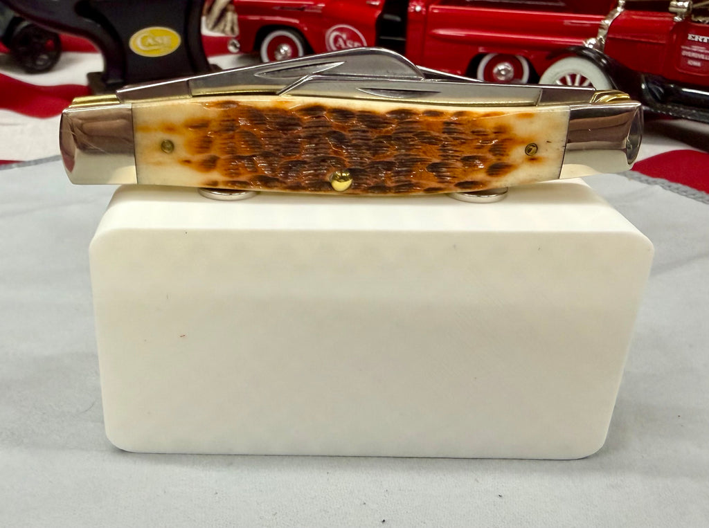 Mississippi State Knife Display In White & Maroon Magnetic 3D Printed Stand (4” x 2”)