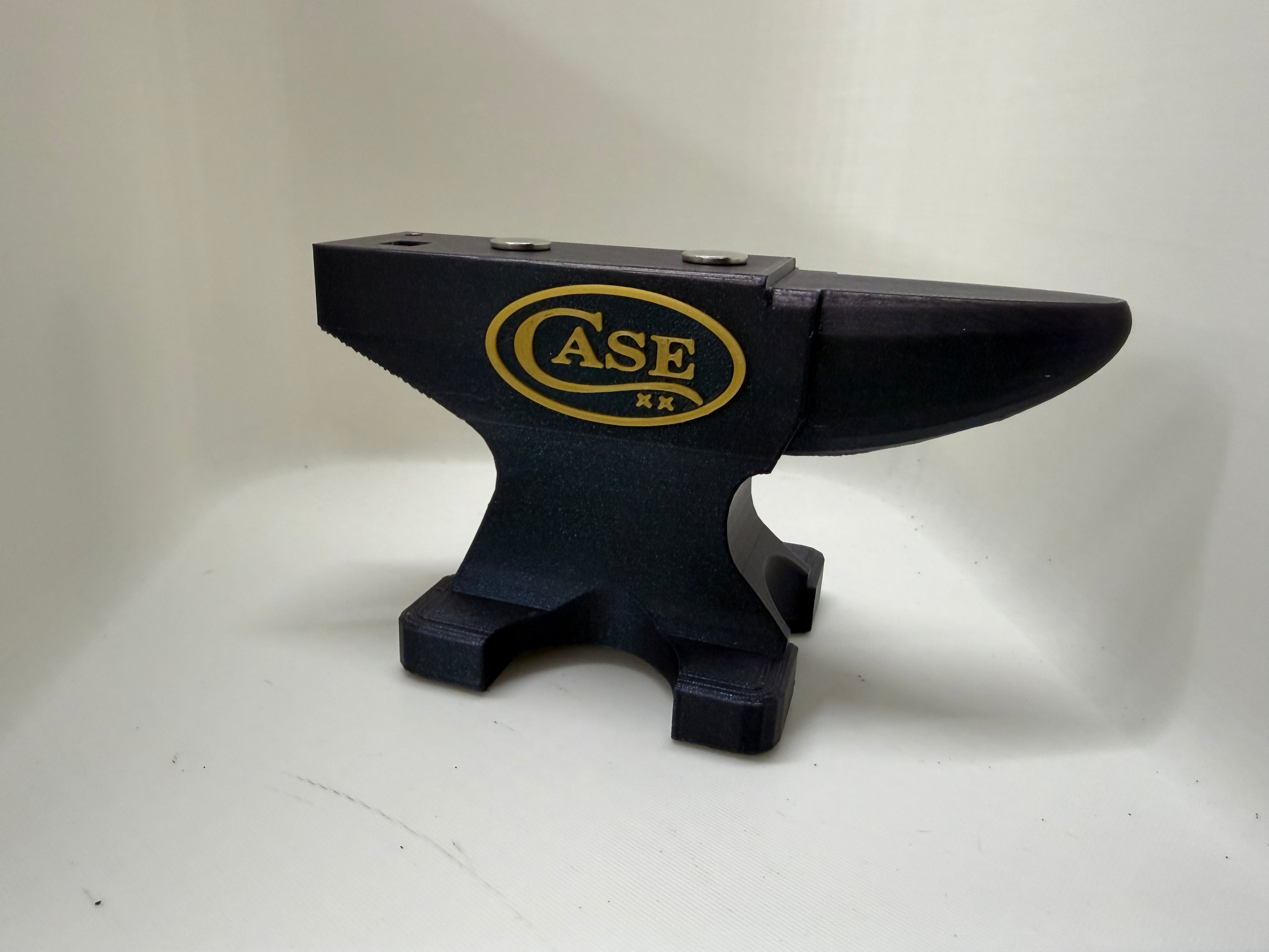 Case XX Magnetic Anvil Knife Display Black & Gold