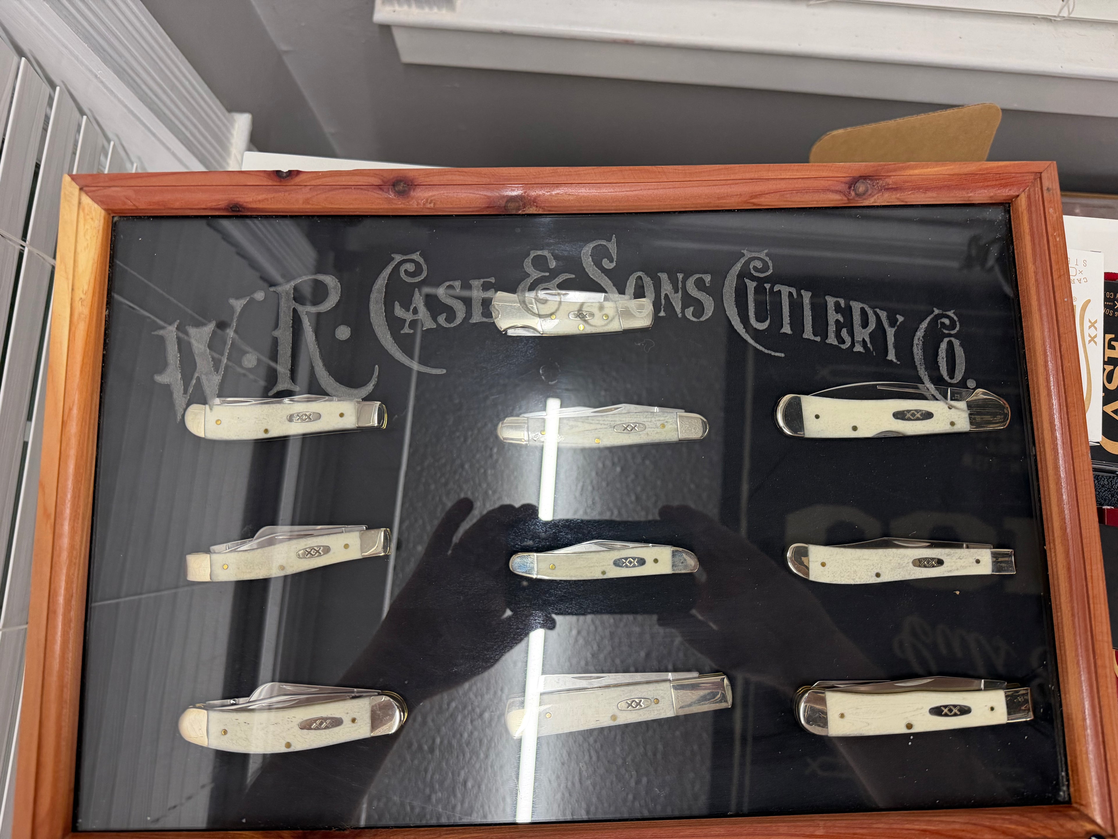 Case XX Smooth Natural Bone 10-Knife Collector Set – Locking Cedar Display Case