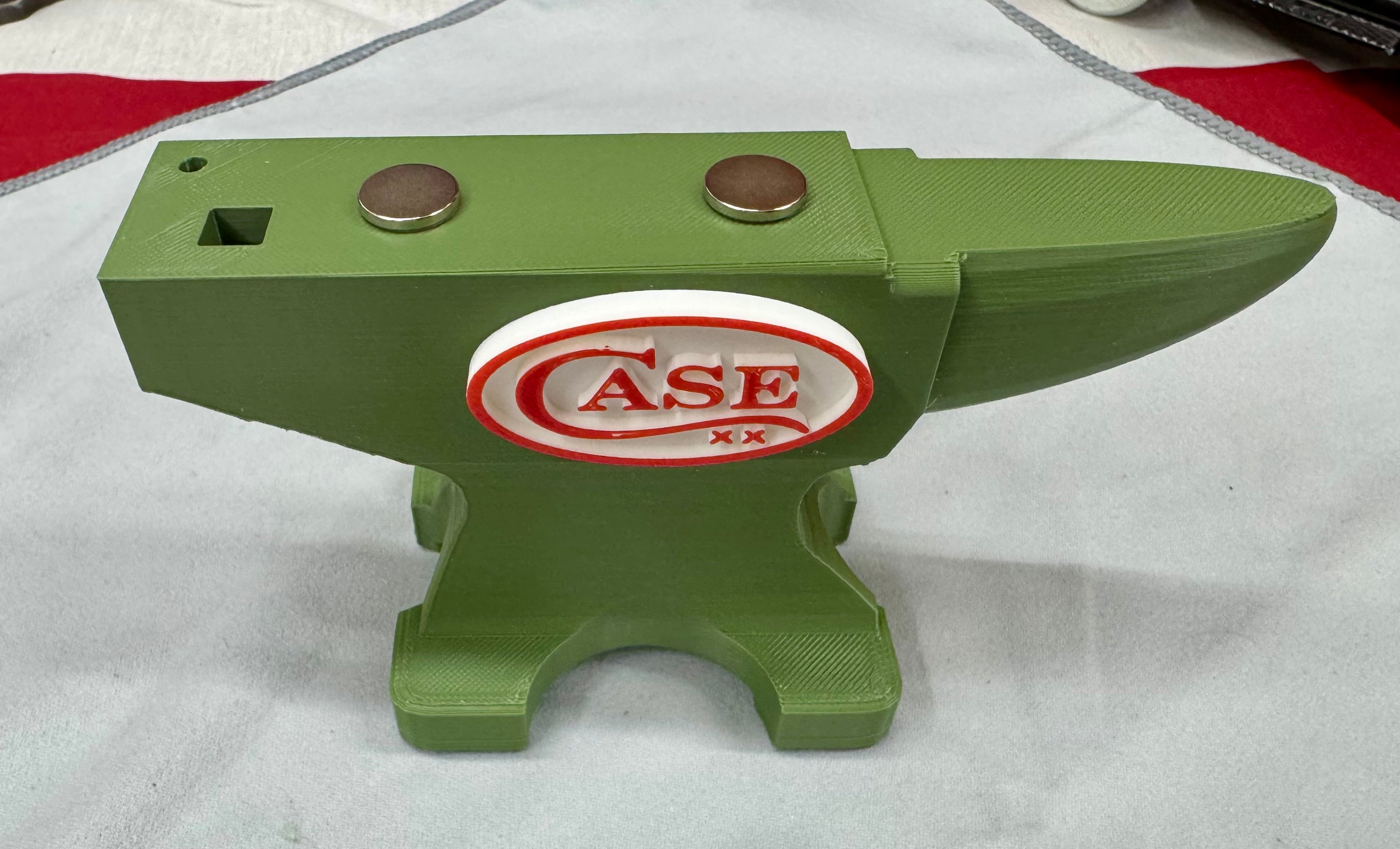 Case XX 3D Printed Anvil Knife Display – OD Green Magnetic Stand