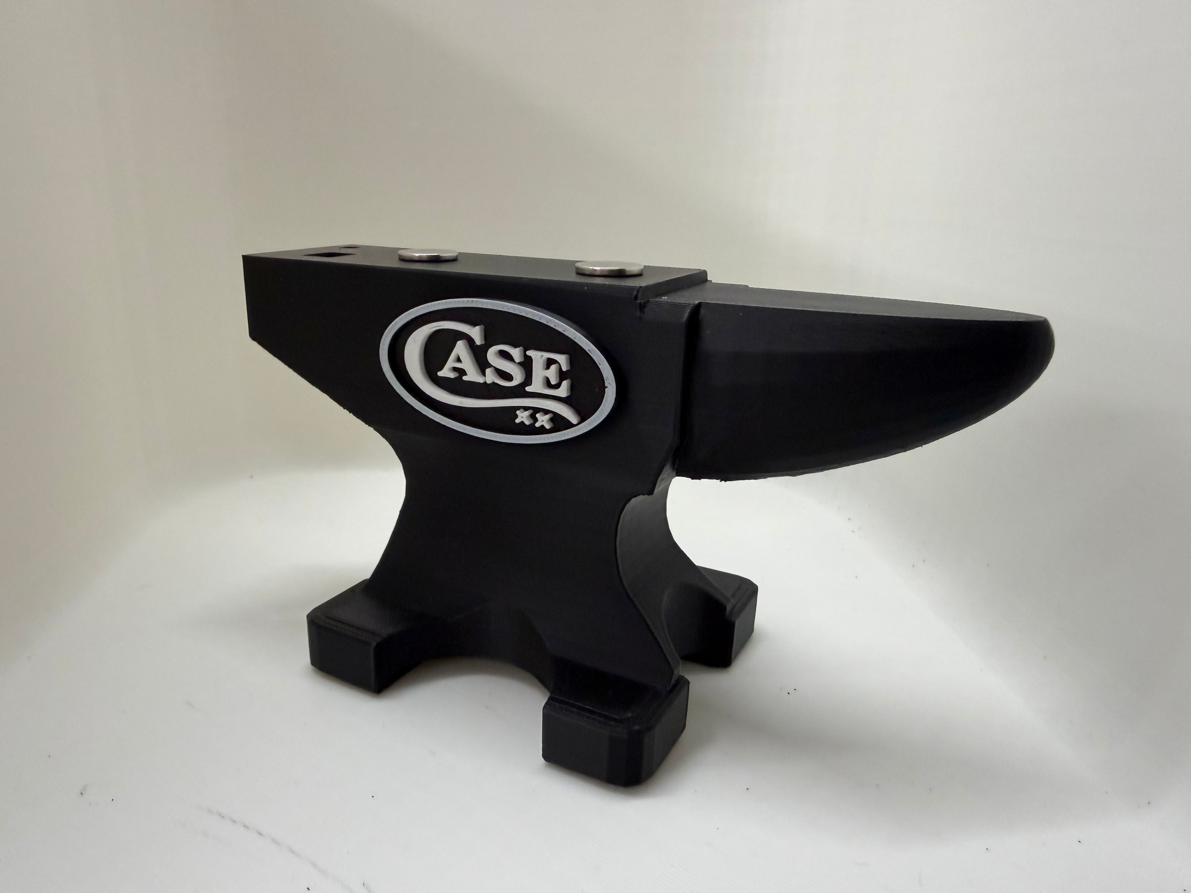 Case XX Magnetic Anvil Knife Display Black & White