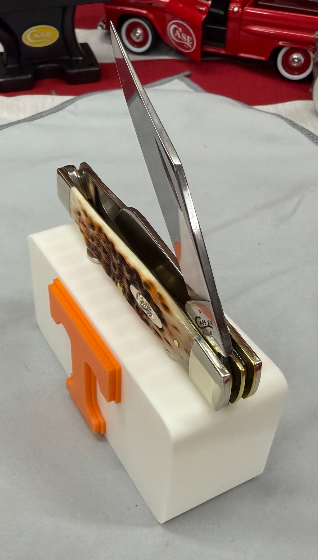 Tennessee Vols “T” Magnetic Knife Display Stand – 3D Printed EDC Holder (4” x 2”)