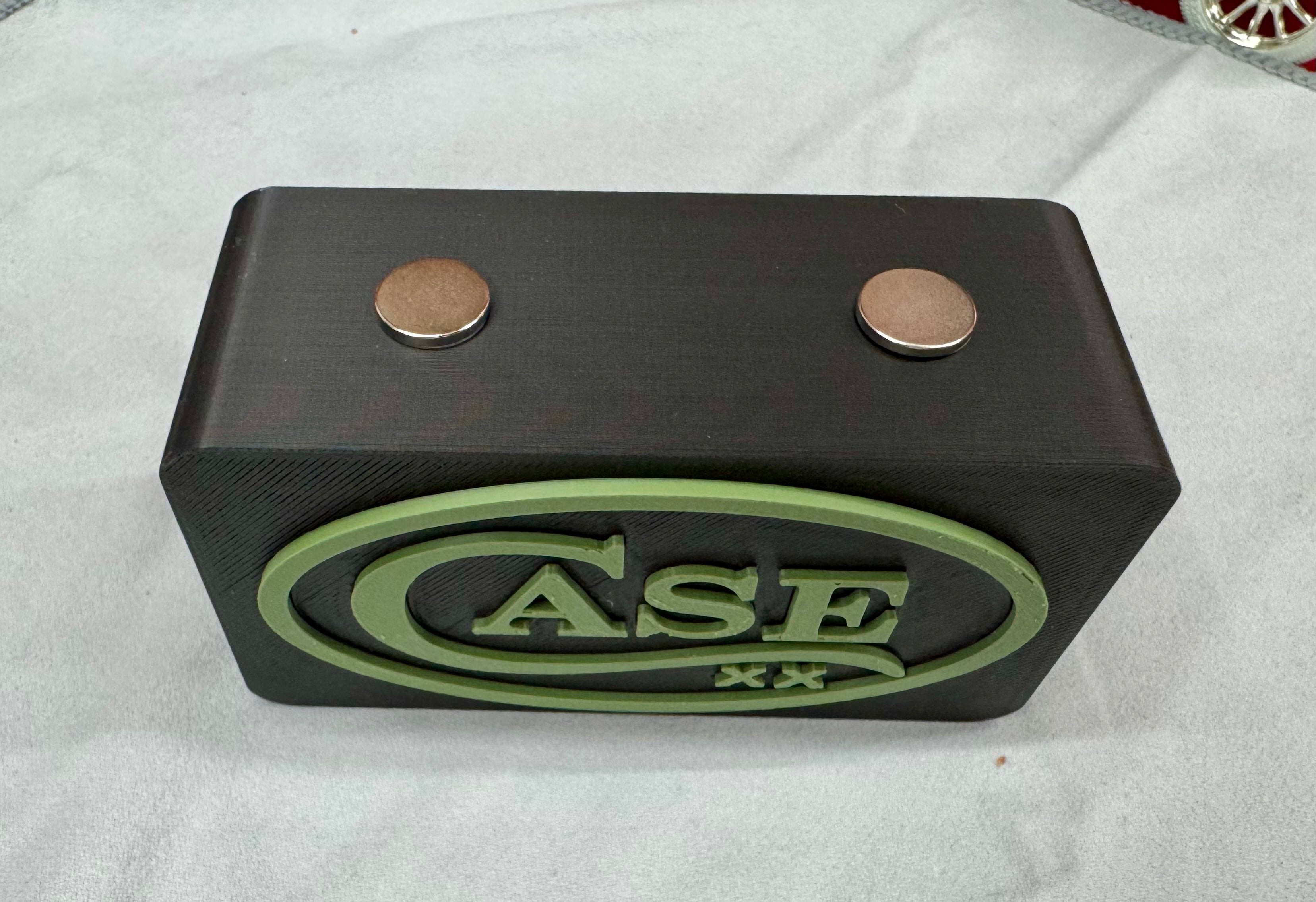 Case XX 3D Printed Magnetic Knife Display – OD Green Logo | Compact EDC Stand | Strong Magnet Hold