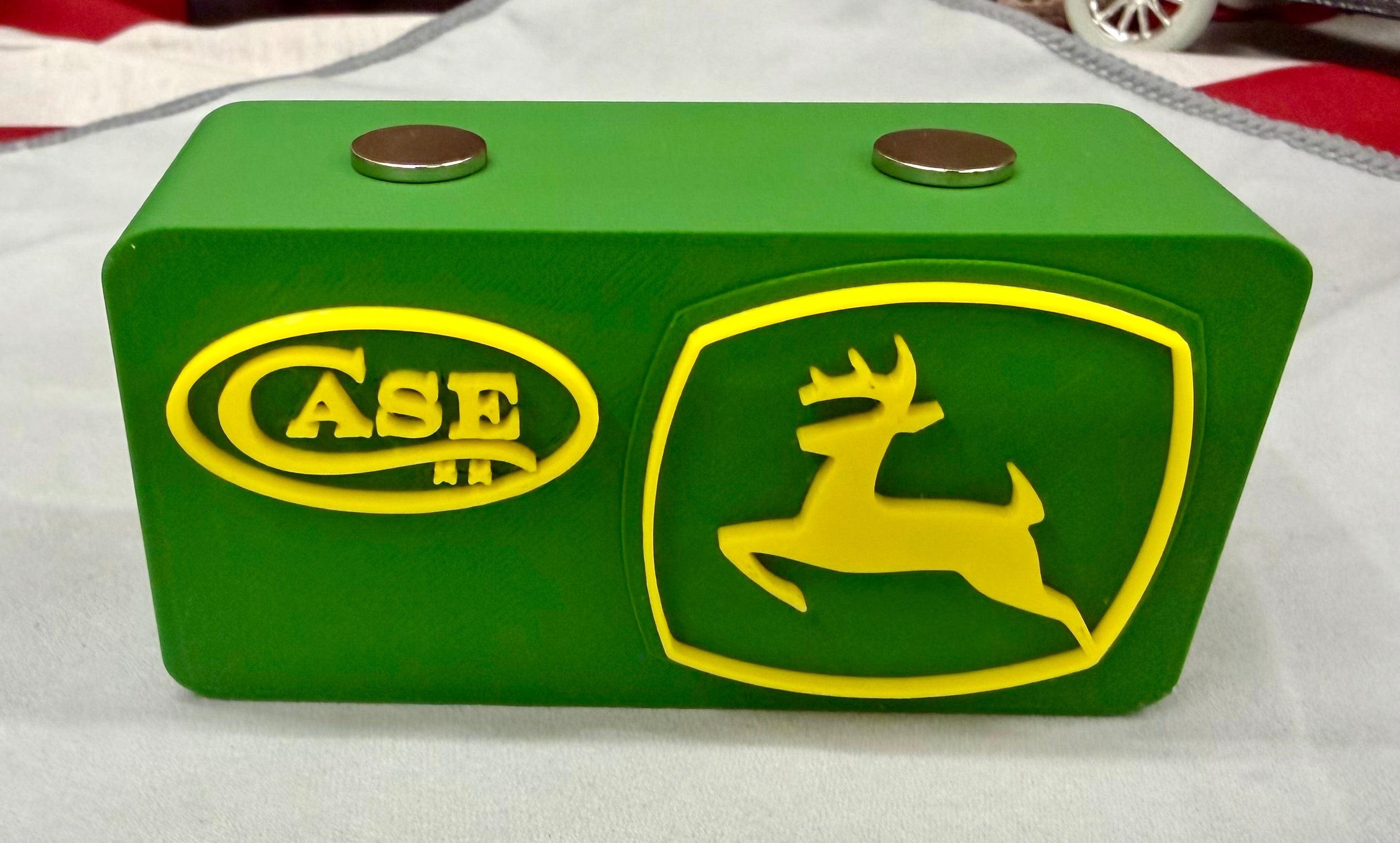 John Deere & Case XX Magnetic Knife Display Stand – 3D Printed EDC Holder (4” x 2” x 1.5”)