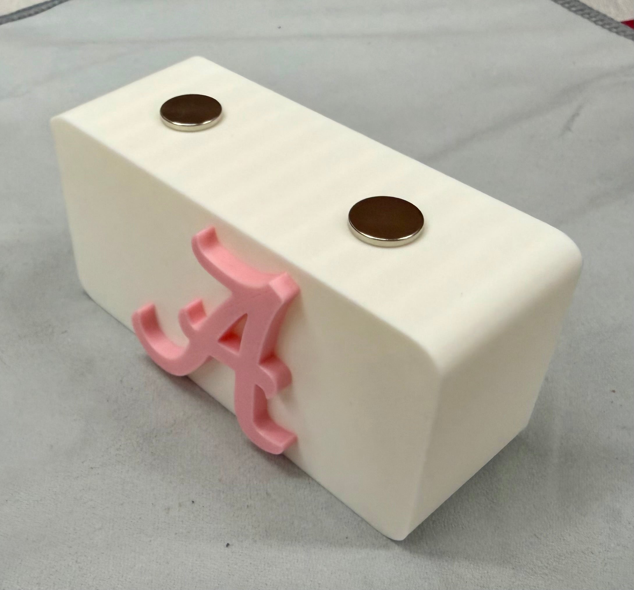 Alabama Crimson Tide Knife Display In White & Pink Magnetic 3D Printed Stand (4” x 2”)