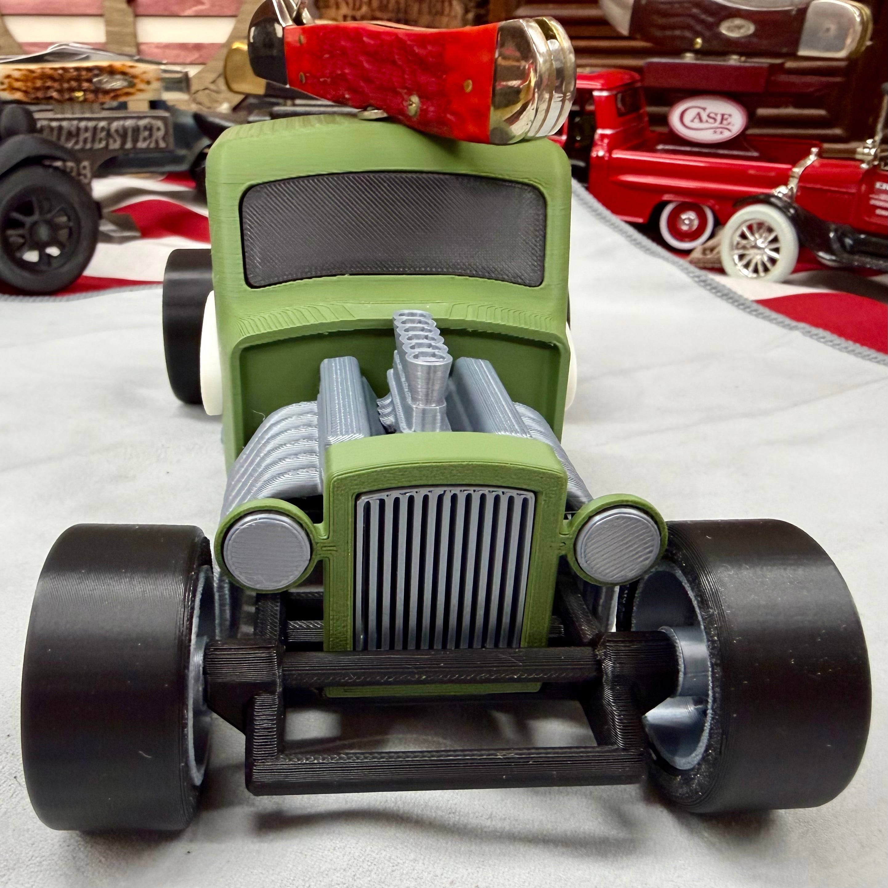 CASE XX OD Green Hot Rod Knife Display – 3D Printed Magnetic Collector Stand (Knife Not Included)