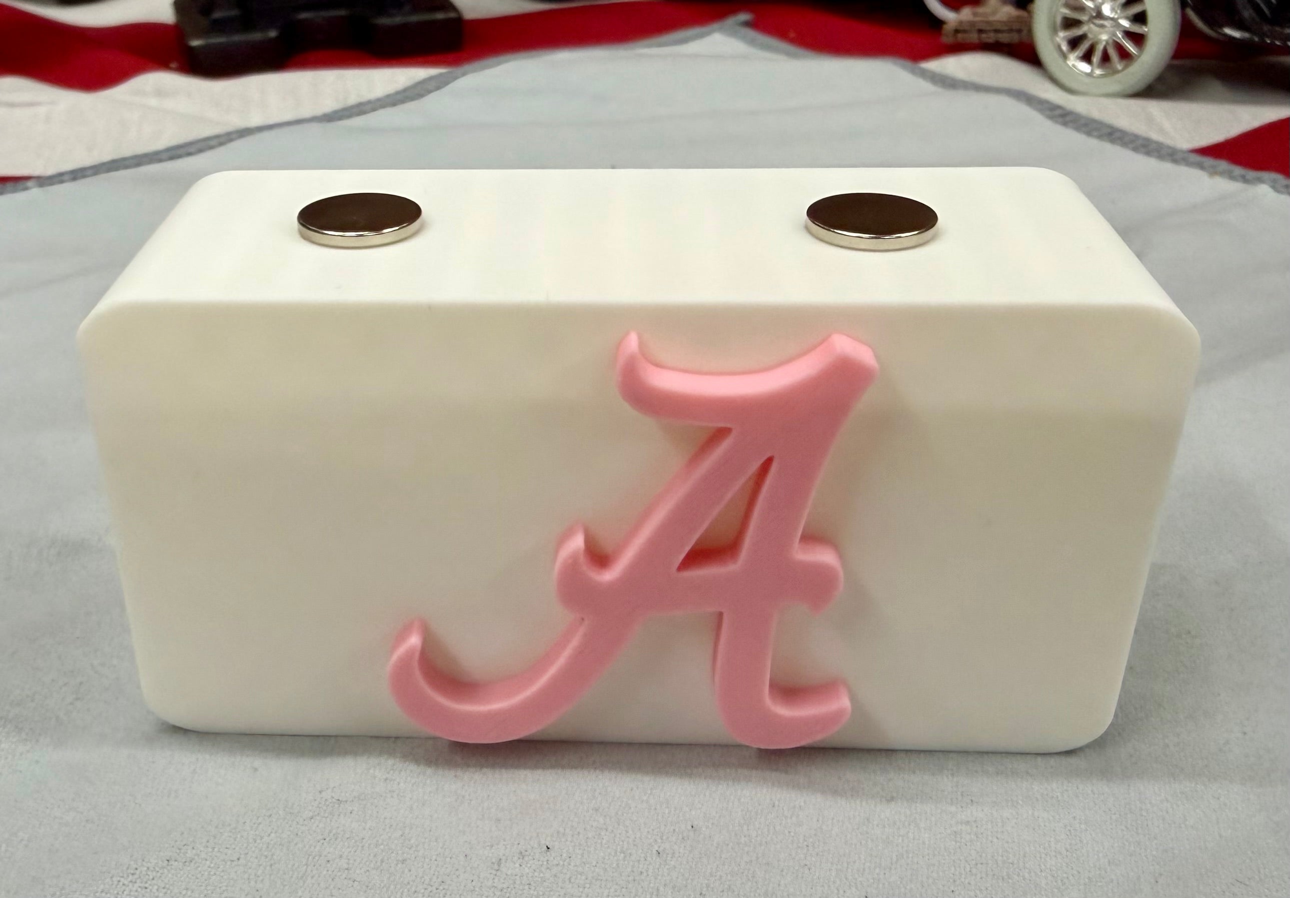 Alabama Crimson Tide Knife Display In White & Pink Magnetic 3D Printed Stand (4” x 2”)