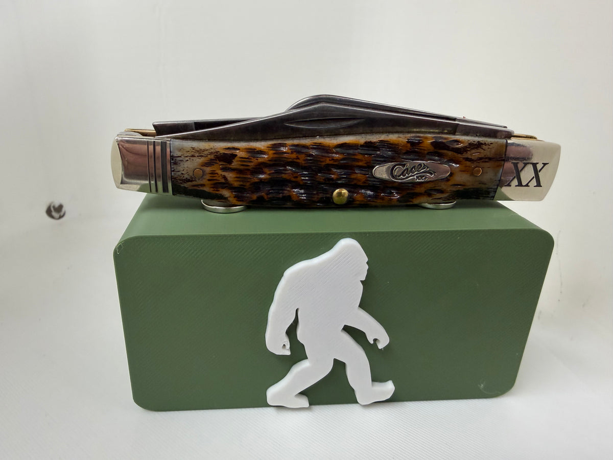 Bigfoot Sasquatch Magnetic Knife Display Block Premium 3D Printed Collector Stand OD Green & White