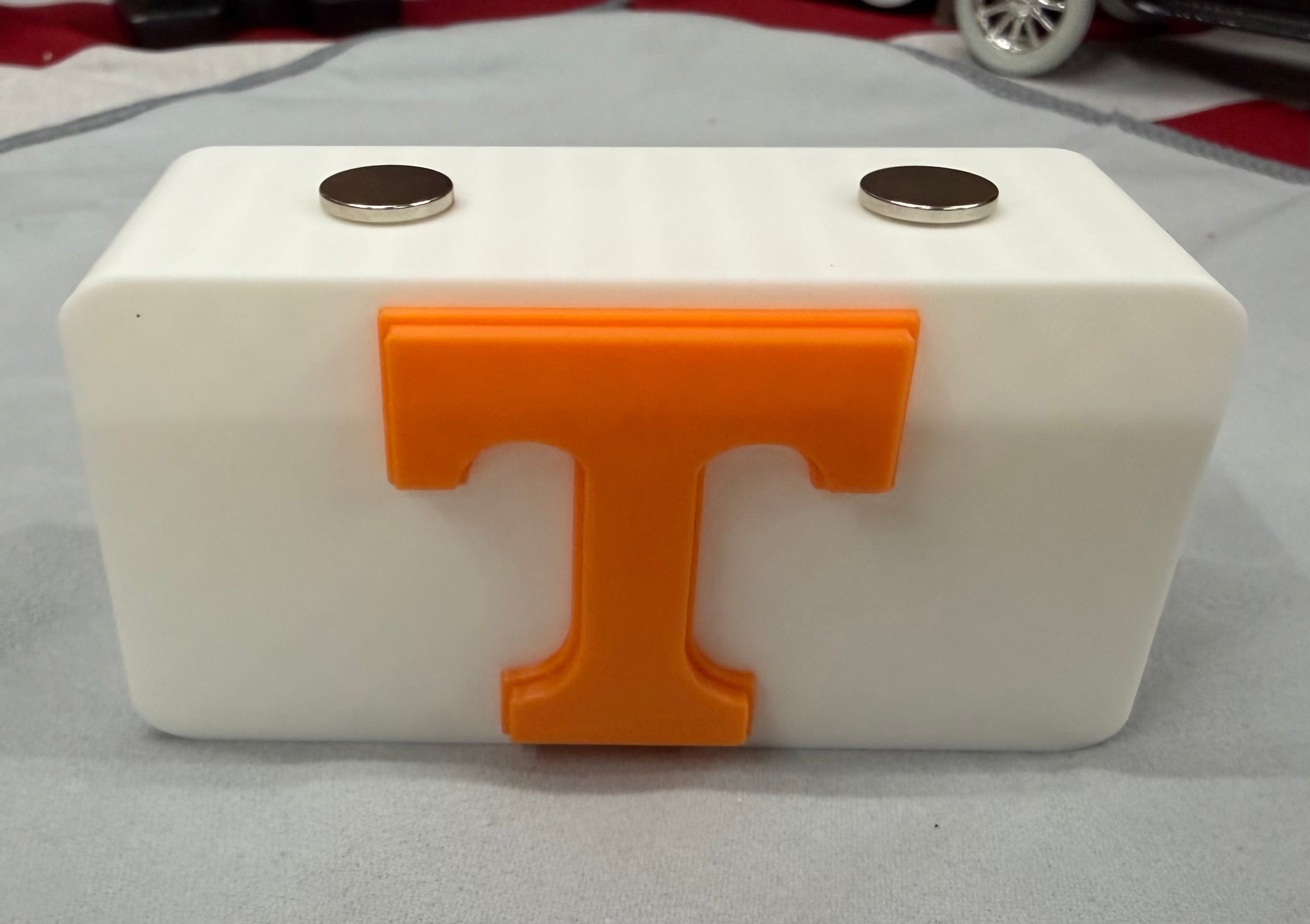 Tennessee Vols “T” Magnetic Knife Display Stand – 3D Printed EDC Holder (4” x 2”)