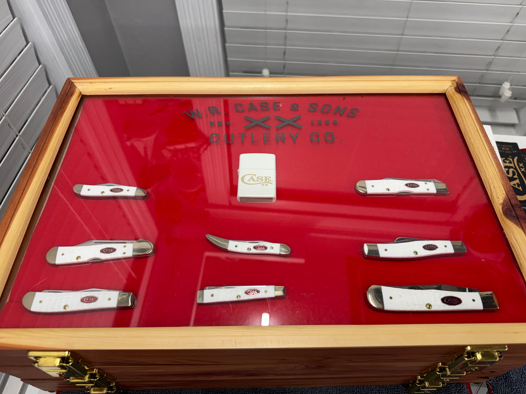 Case XX White SparXX Collector Set – 8 Knives + Case XX Lighter & Locking Cedar Display