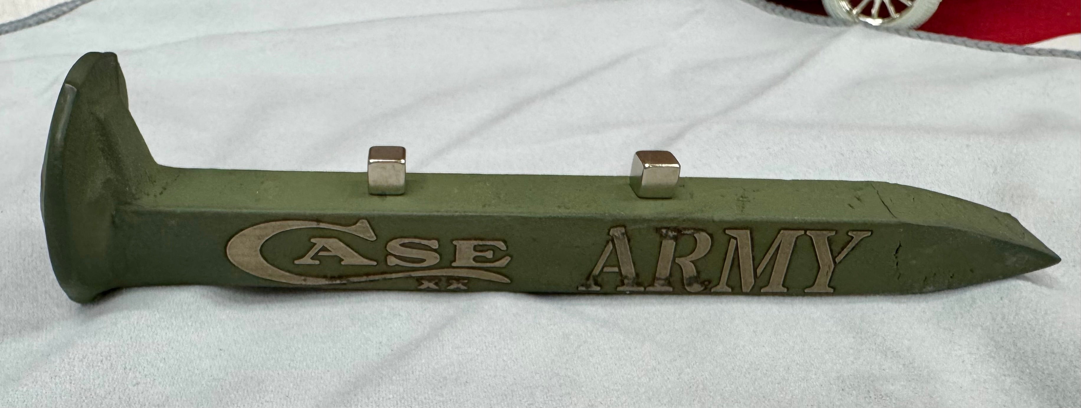 US Army Railroad Spike Knife Display – OD Green Case XX Engraved Stand w/ Magnetic Holder – Authentic Retired Alabama Rail Spike