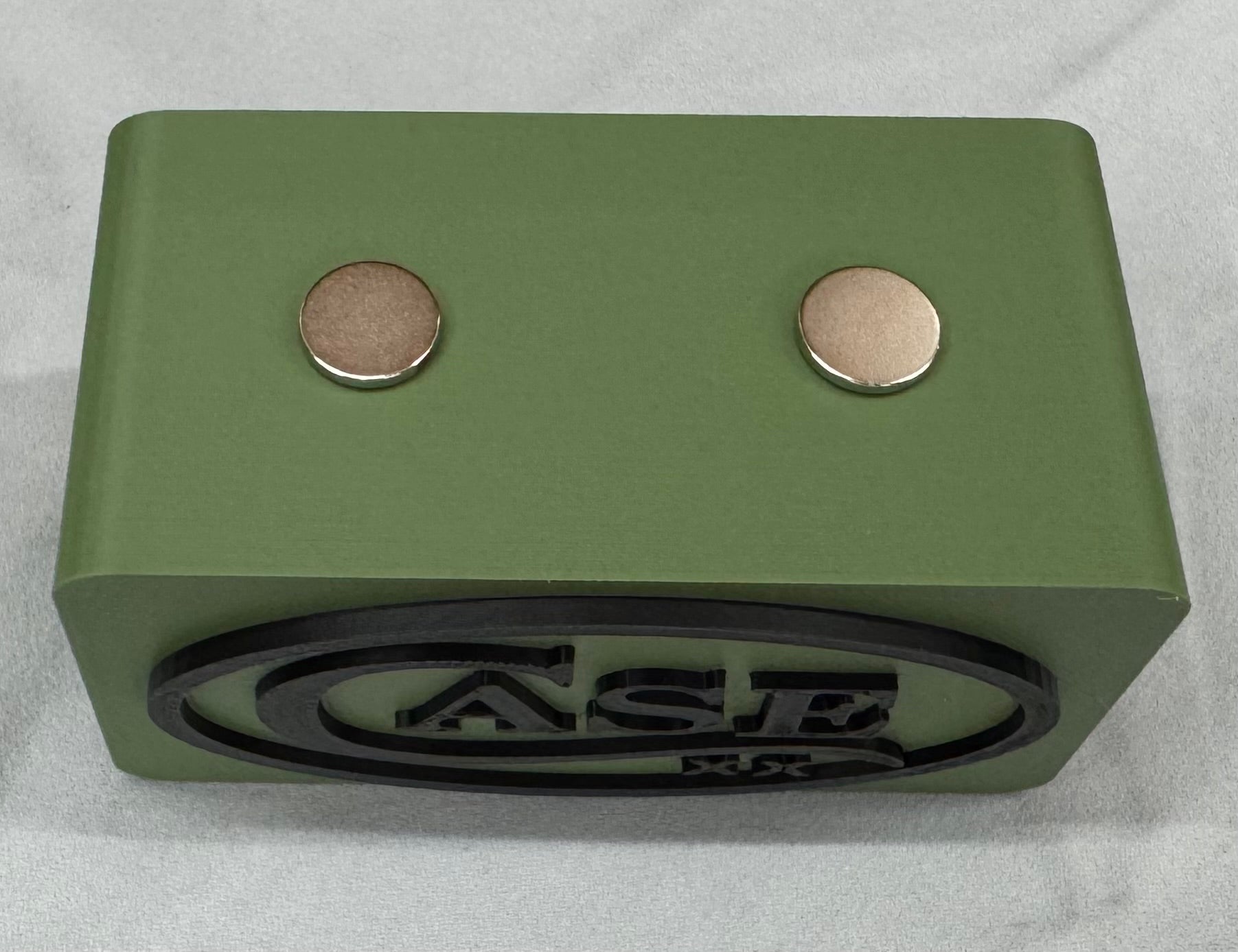 OD Green Magnetic Knife Display Stand – Case XX Style Logo | 3D Printed EDC Holder (4x2x2)
